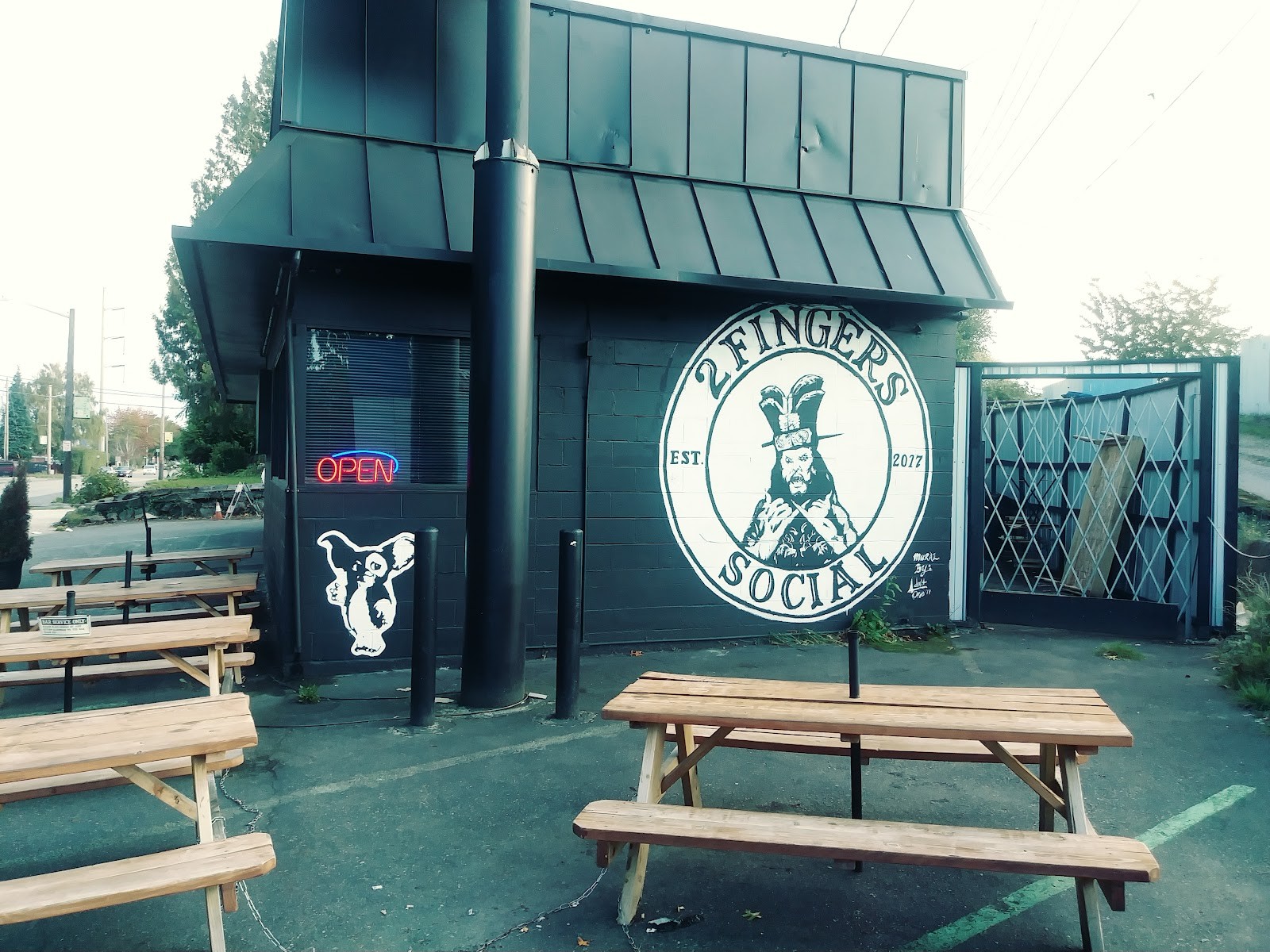 2 Fingers Social: the place