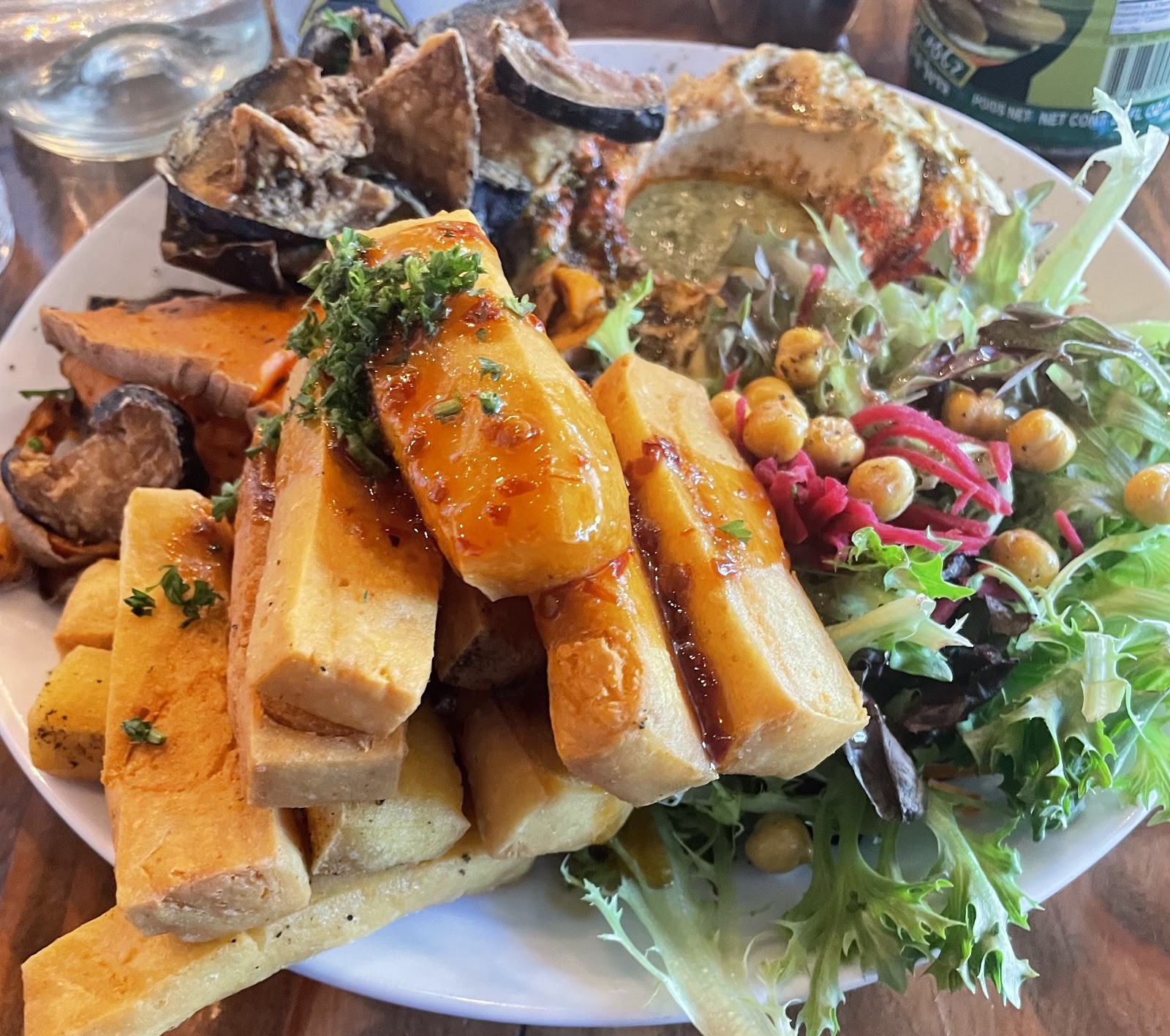 Chickpea Restaurant: food & drinks