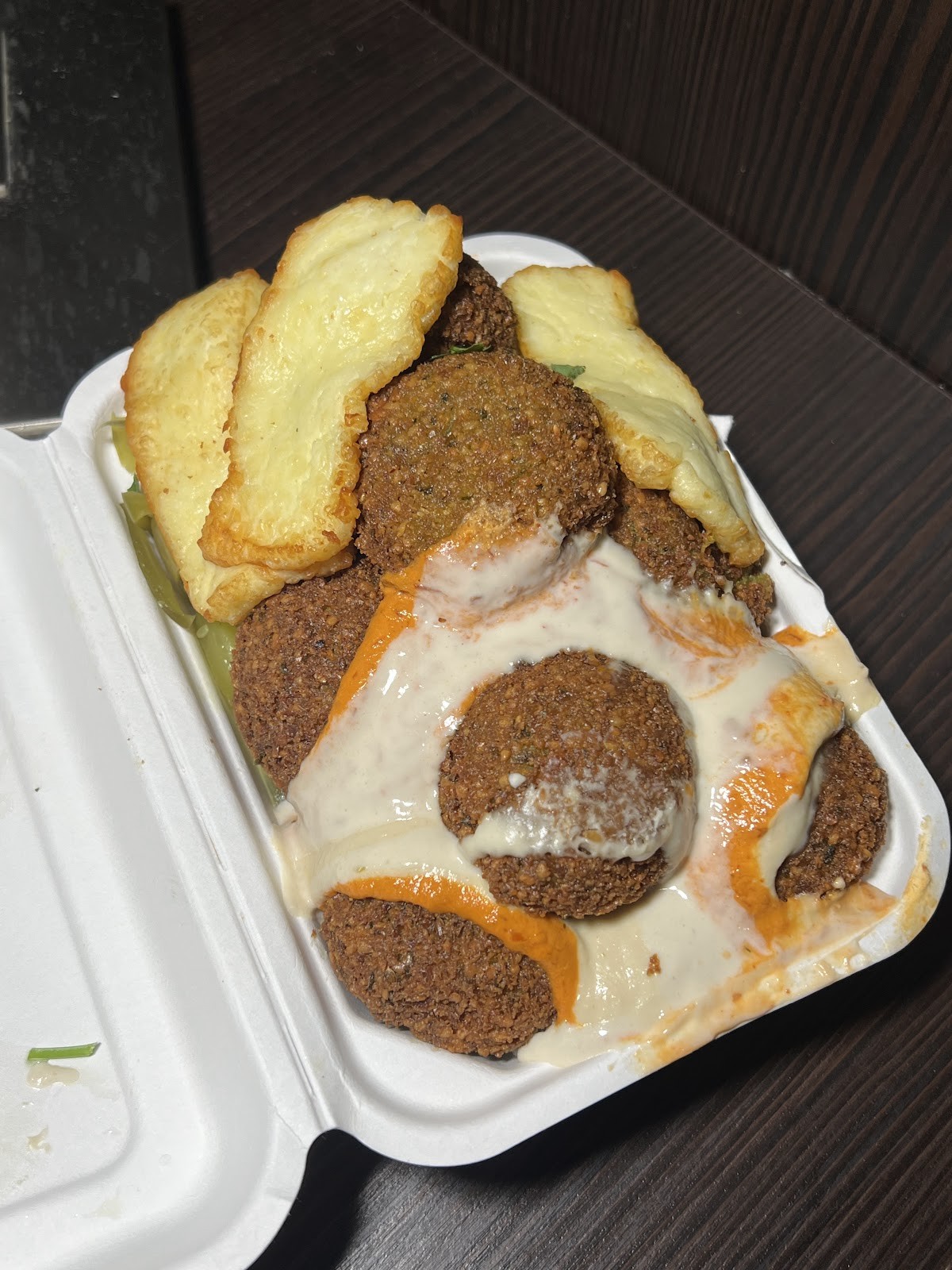 Falafel Zaki Zaki: food & drinks