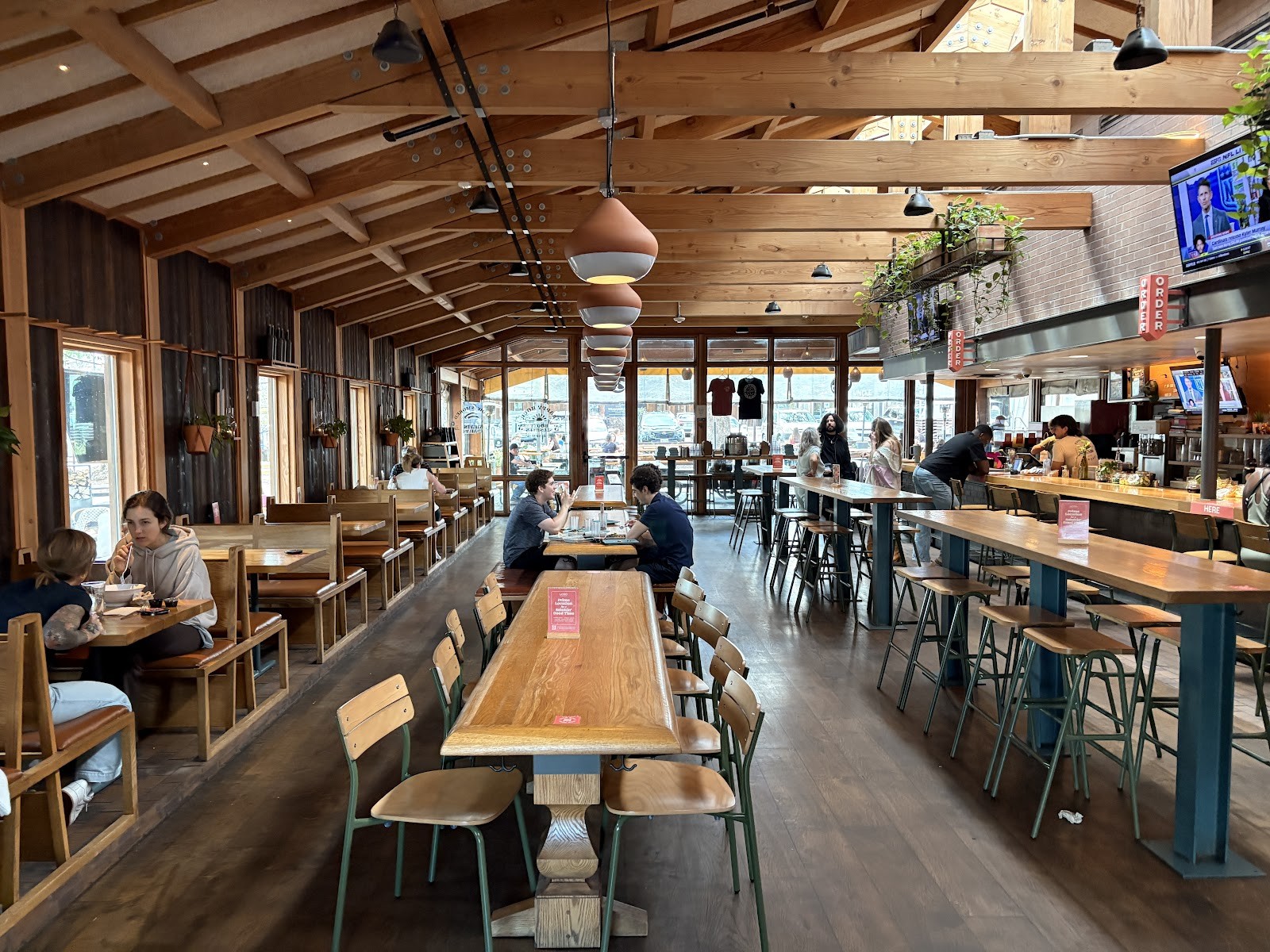 Loro Asian Smokehouse & Bar: the place