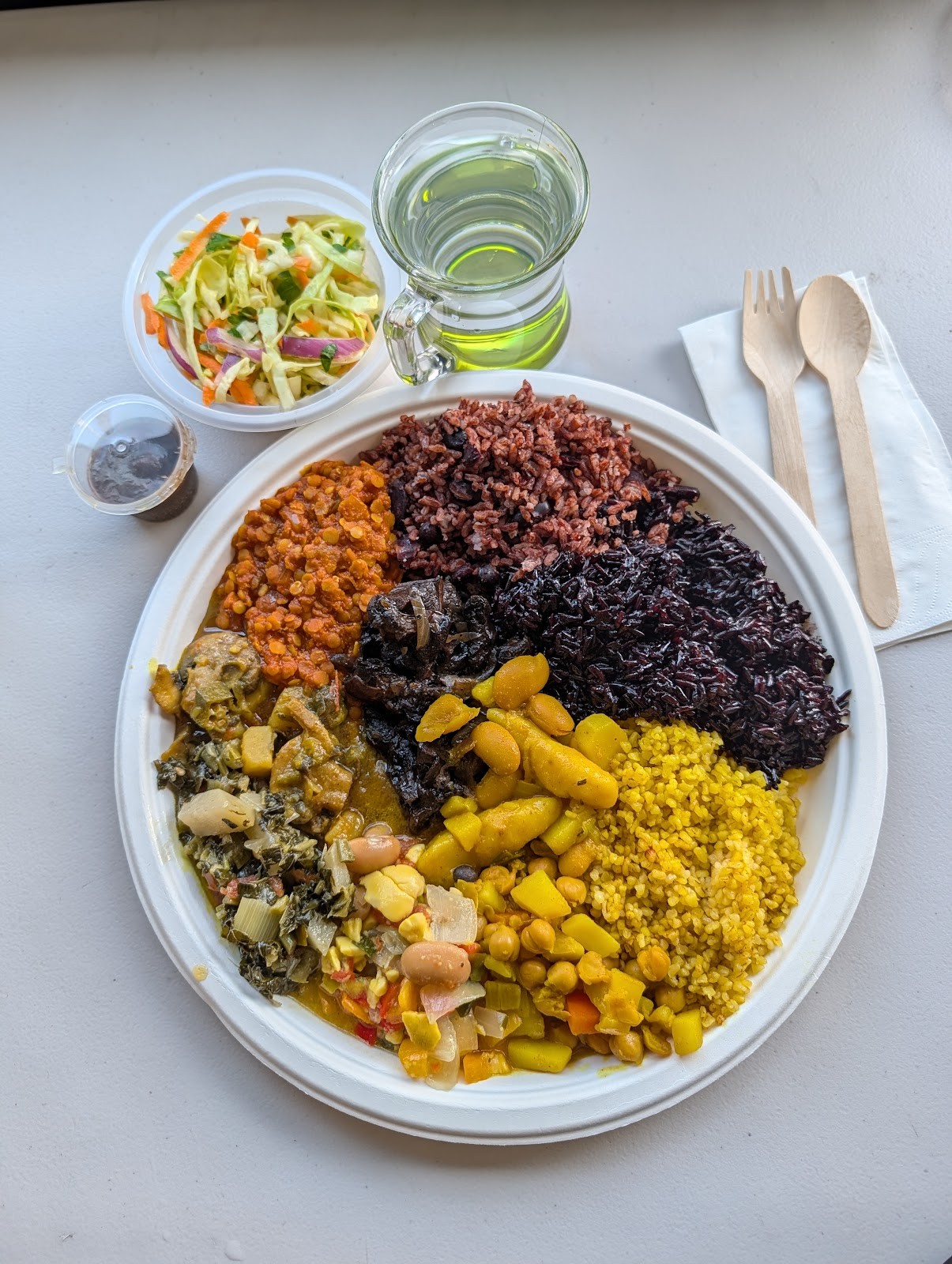 All Nations Vegan House: food & drinks