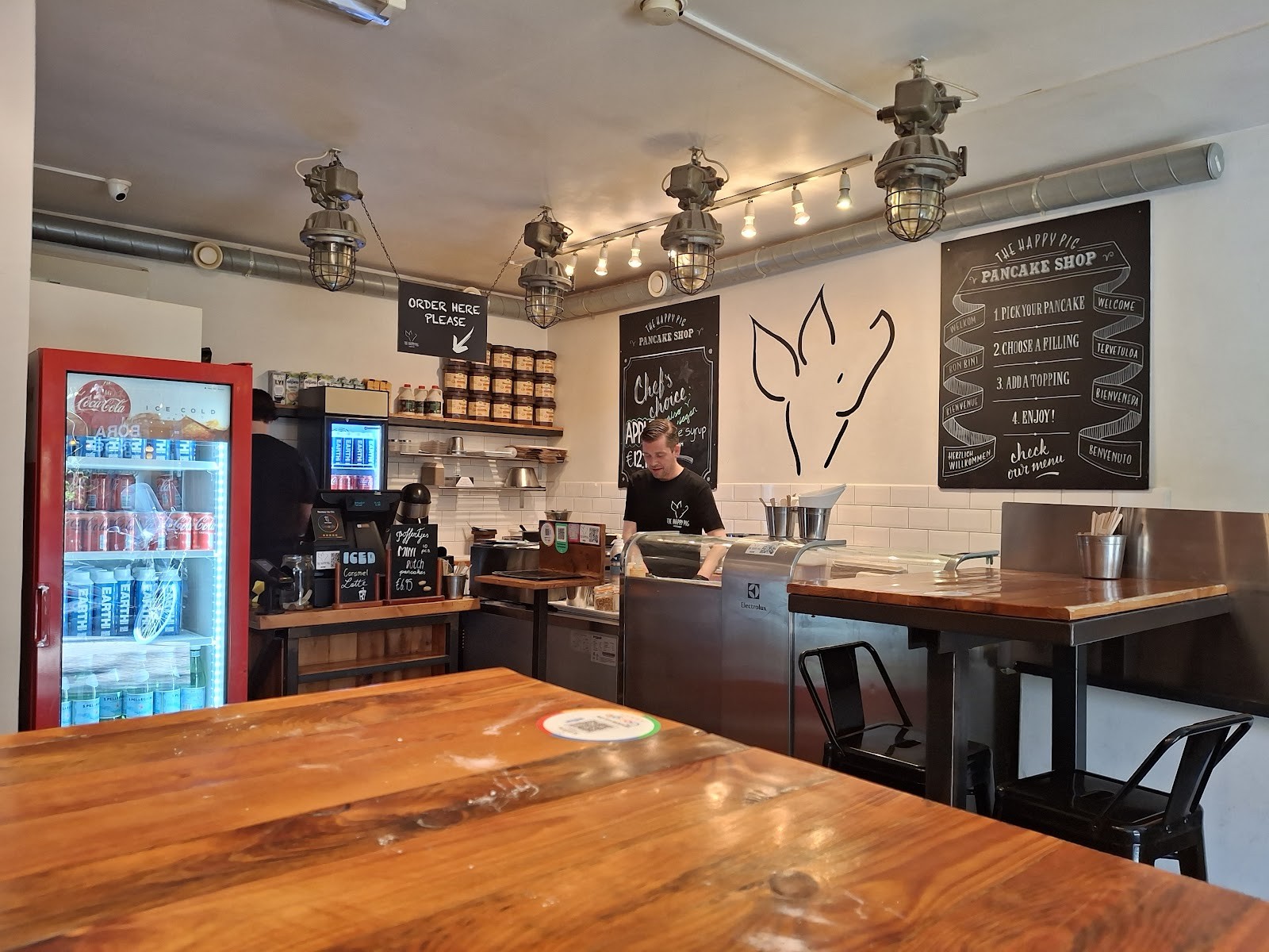 The Happy Pig Pancake Shop: the place