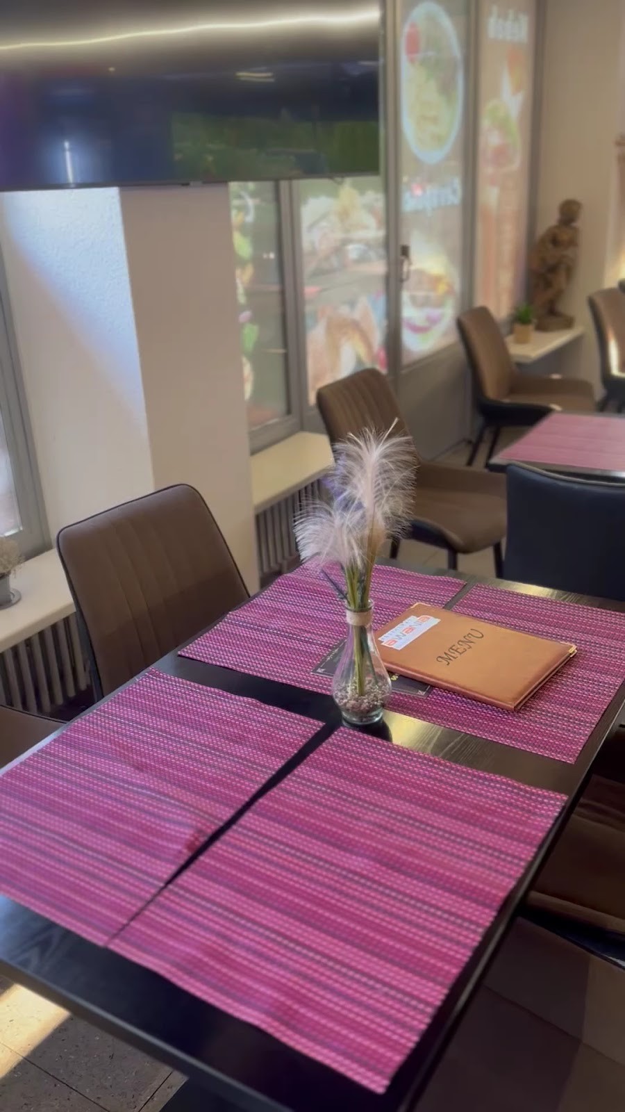 Restaurant Awania Pizza Burger: the place