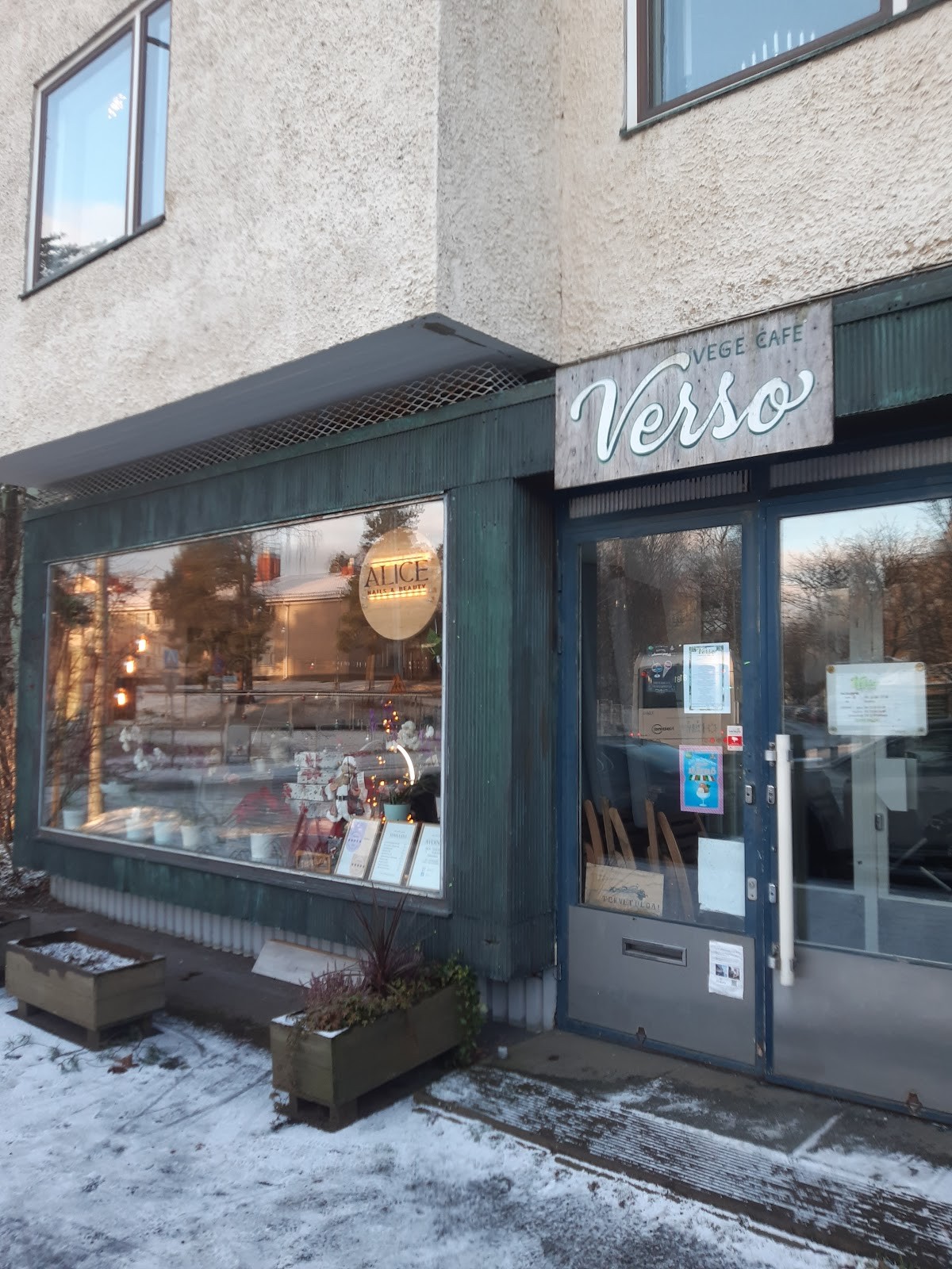 Verso: the place