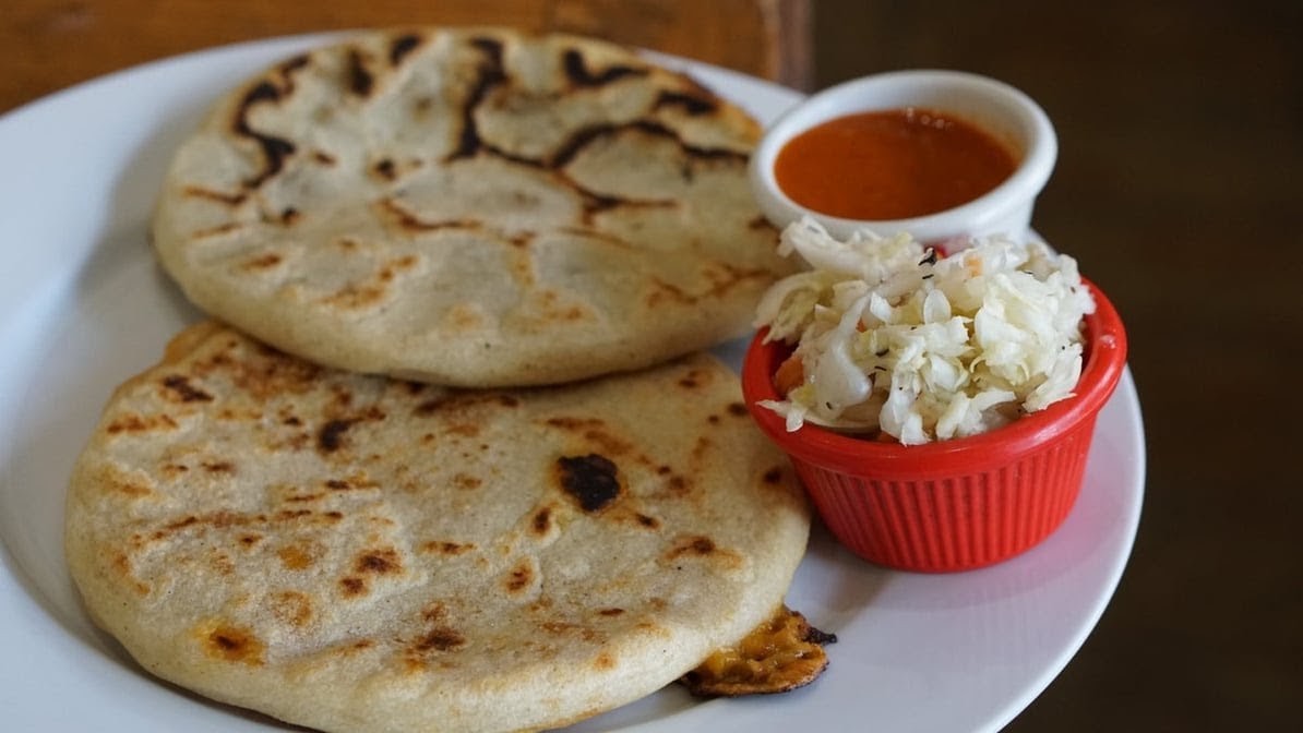 Mama's International Tamales: food & drinks