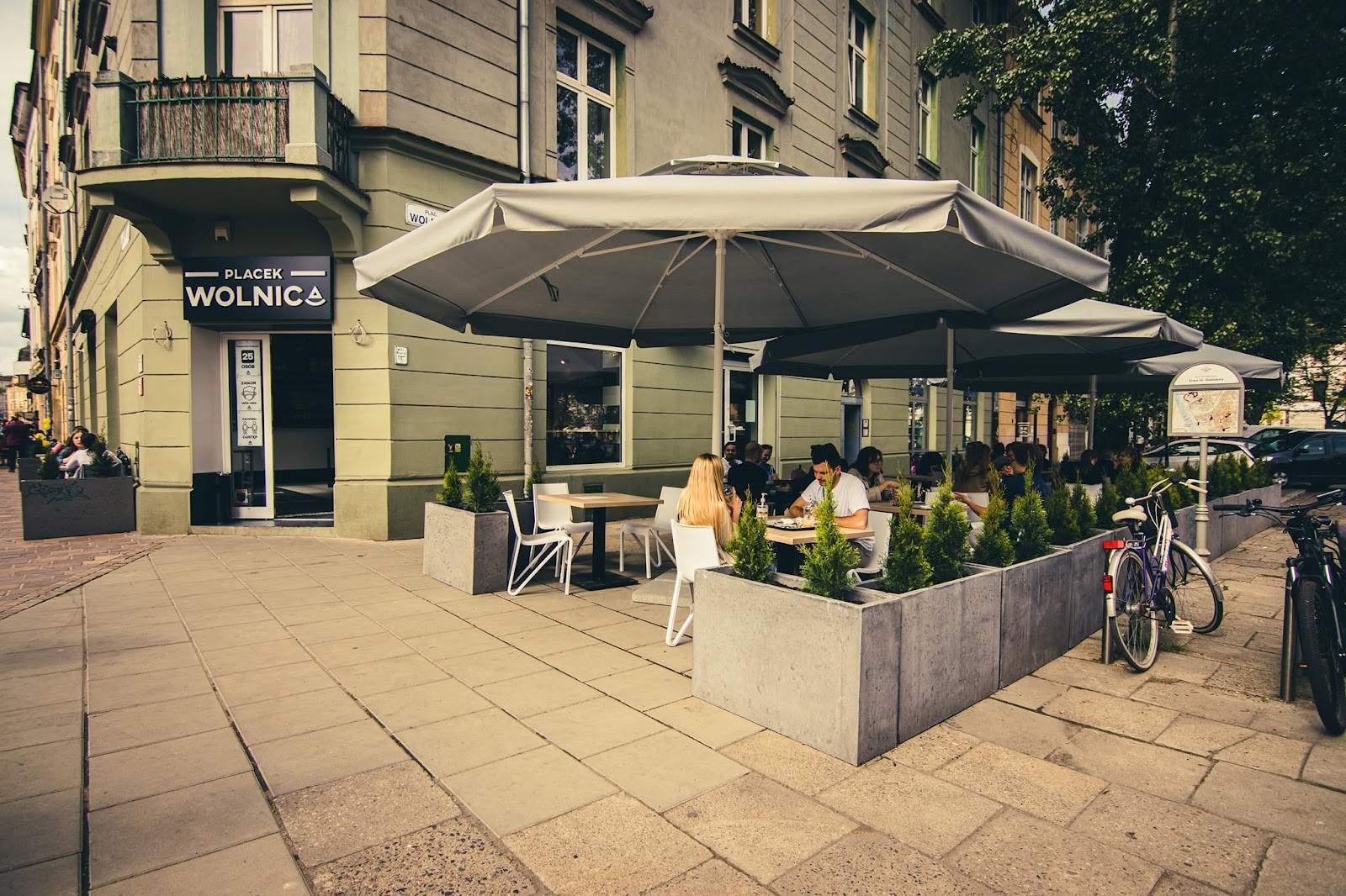 PLACEK WOLNICA NAPOLETANA: the place