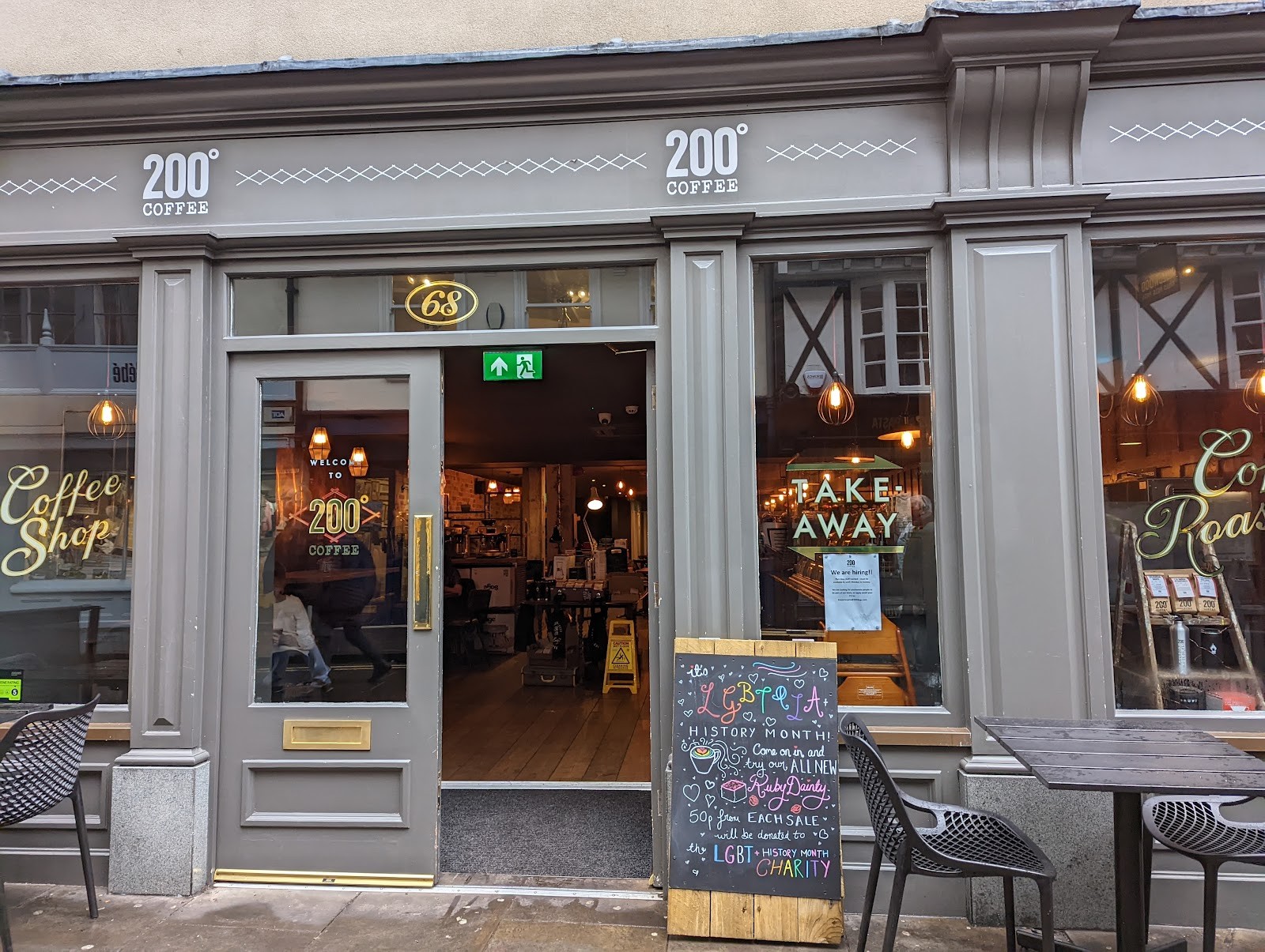 200 Degrees Coffee Shop: the place