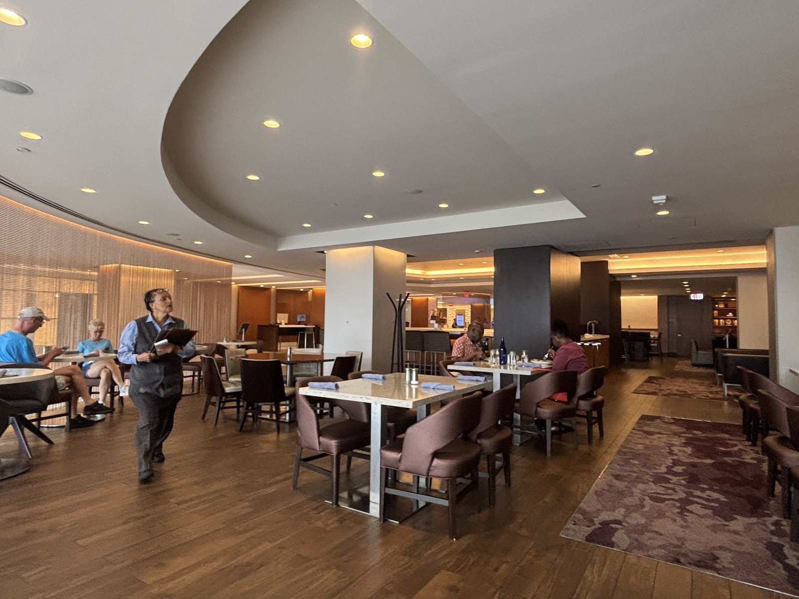 L'Enfant Bar & Grill: the place