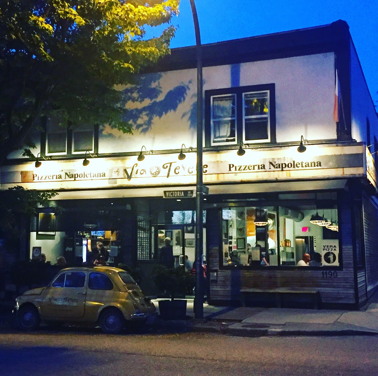 Via Tevere Pizzeria Victoria Drive: the place