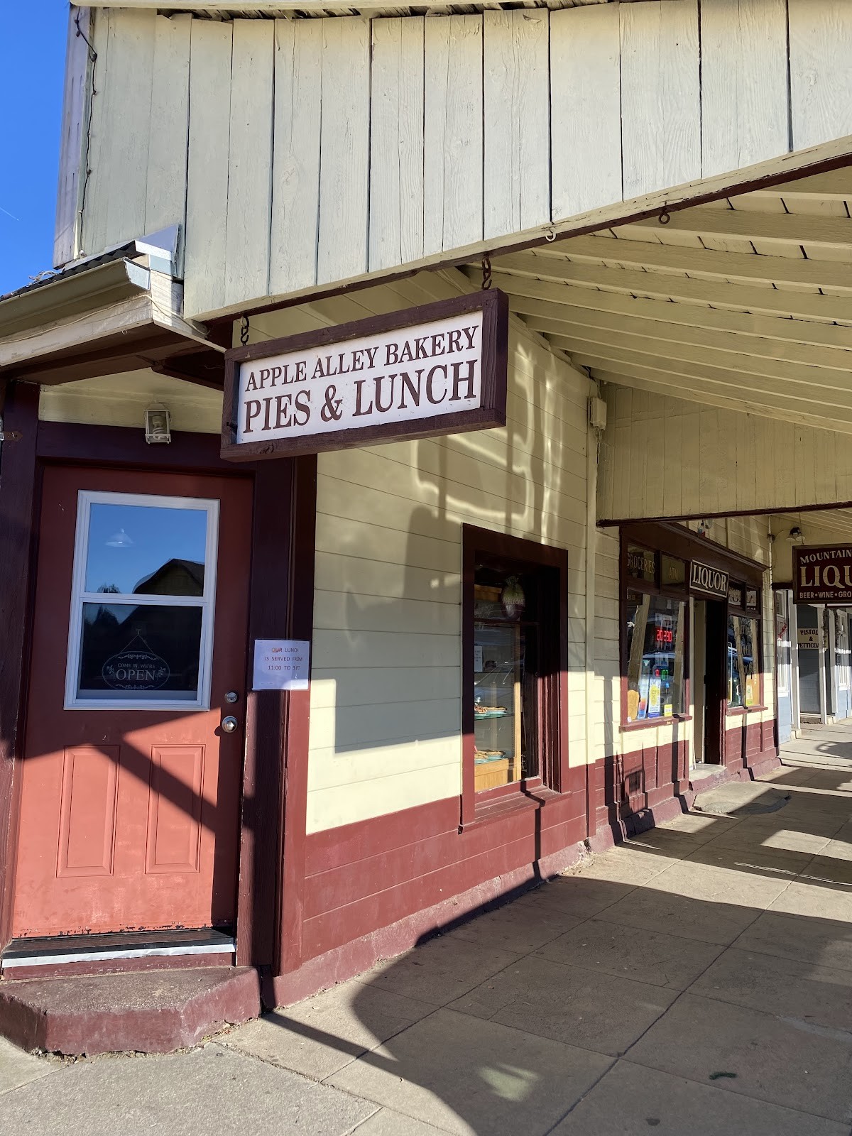 Apple Alley Bakery: the place