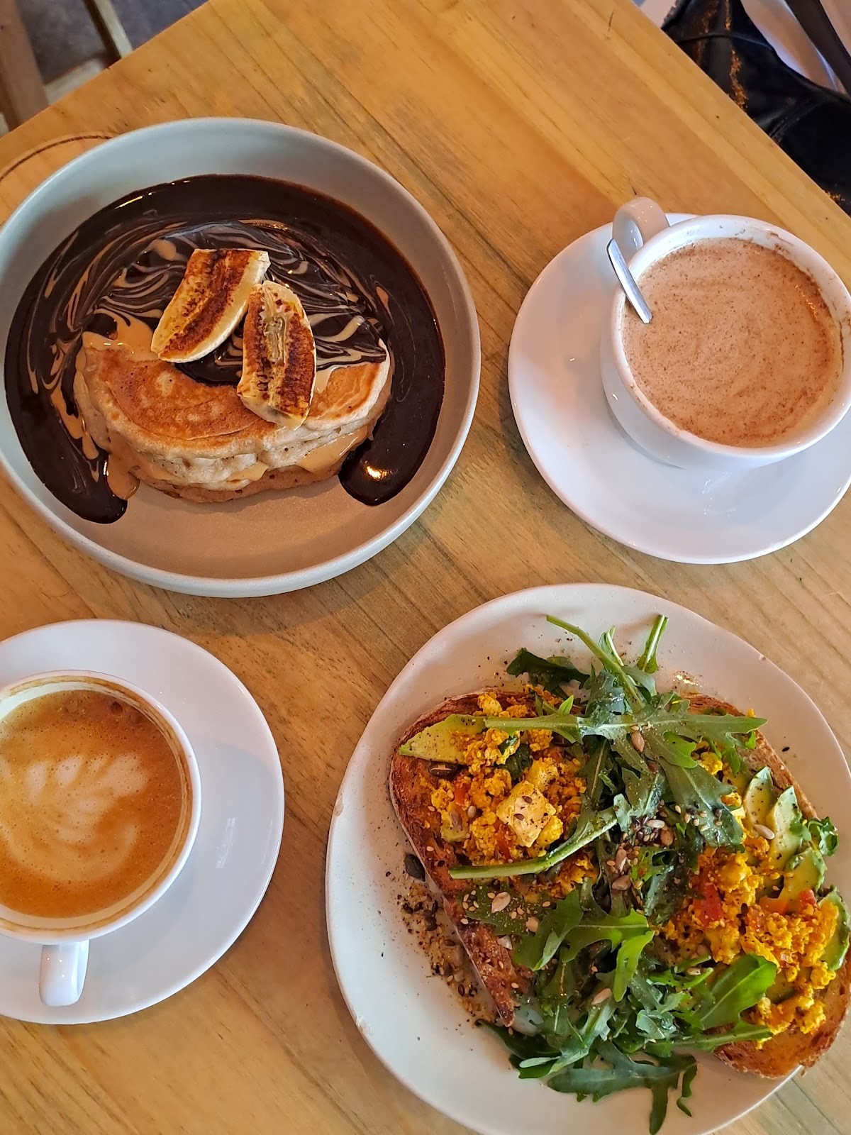 Gal Café - Vegan Food & Specialty Coffee: food & drinks