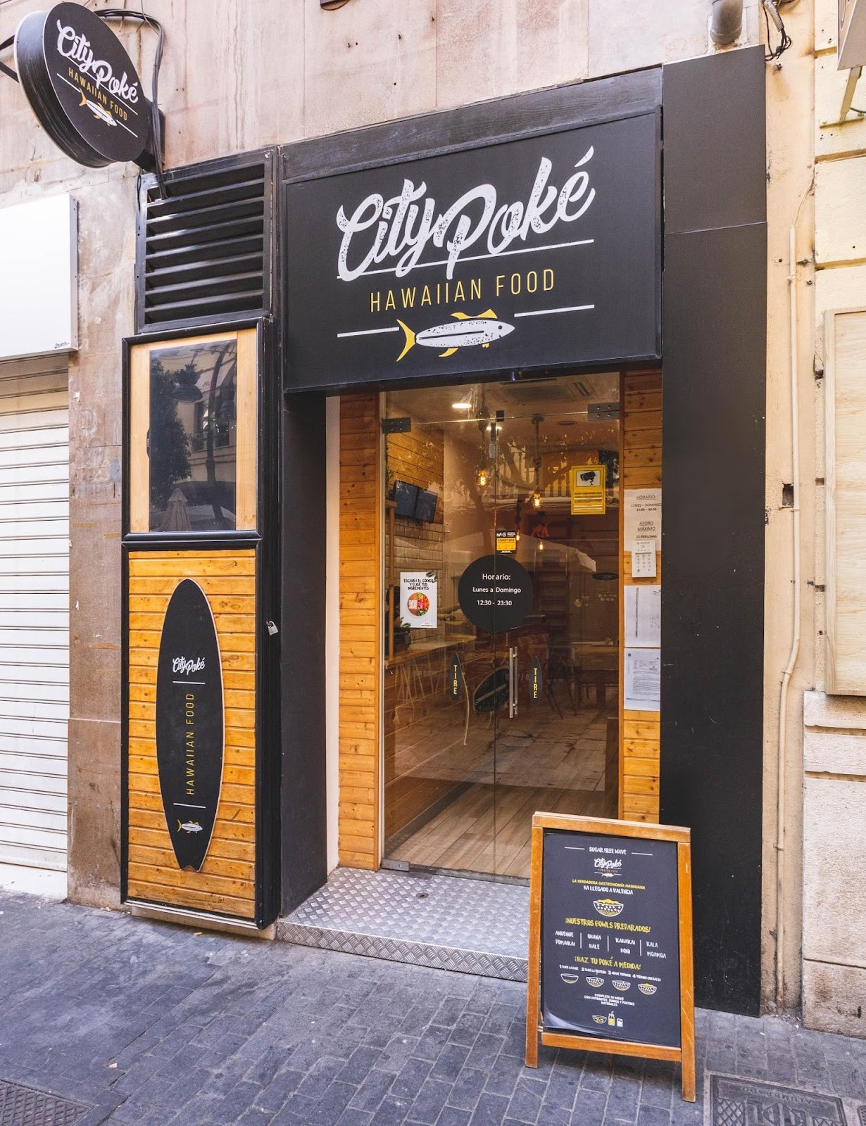 City Poké - Plaza Ayuntamiento: the place