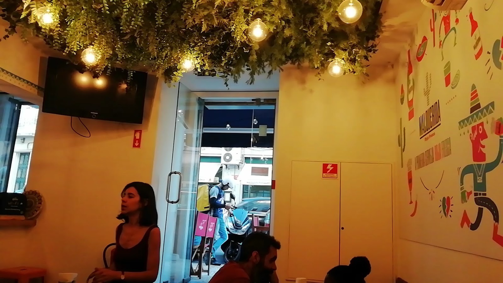 El Taco Chingón: the place