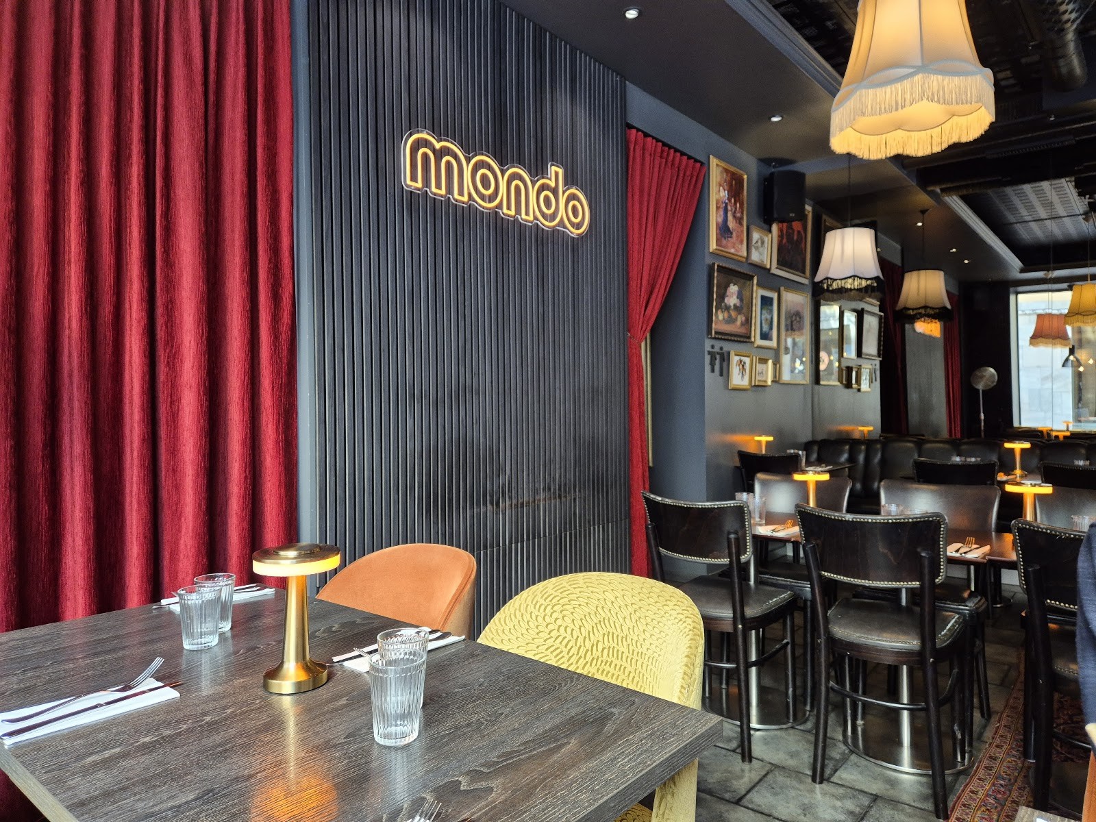 Mondo Tapas Bar & Restaurant: the place