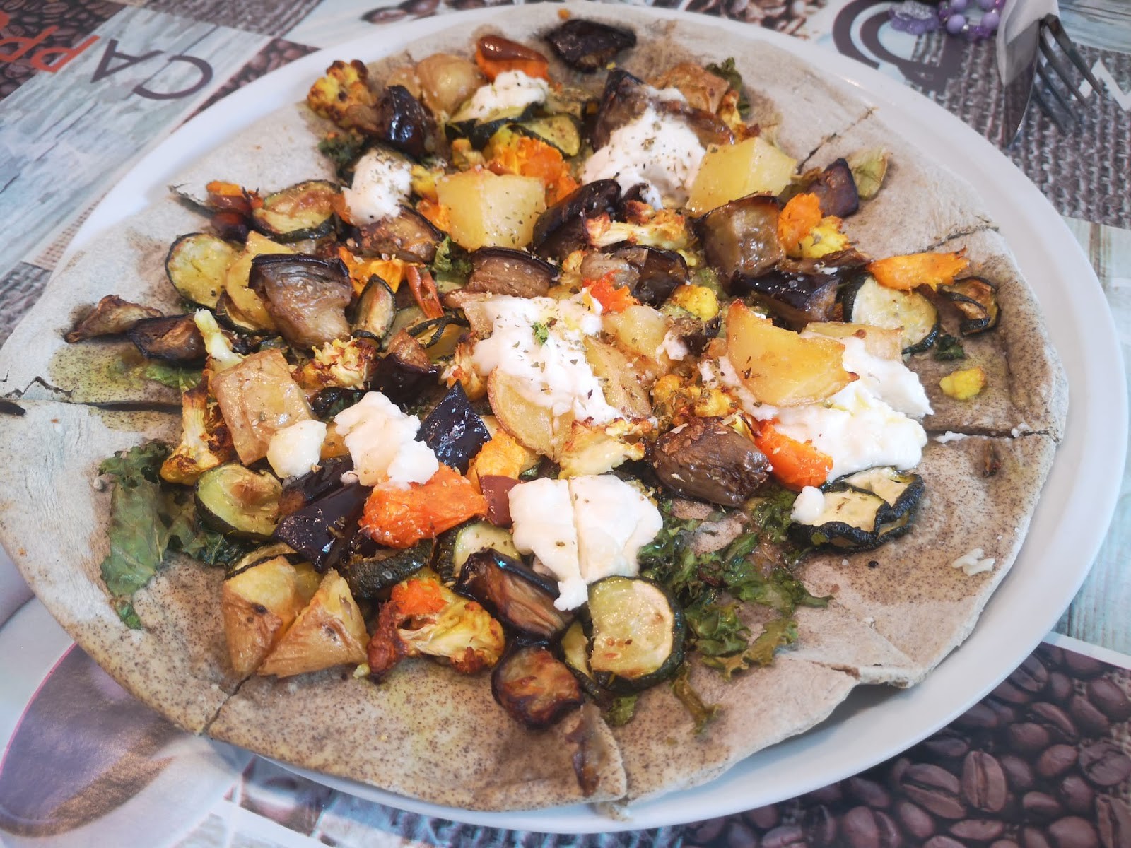 Zeet & Zaatar: food & drinks