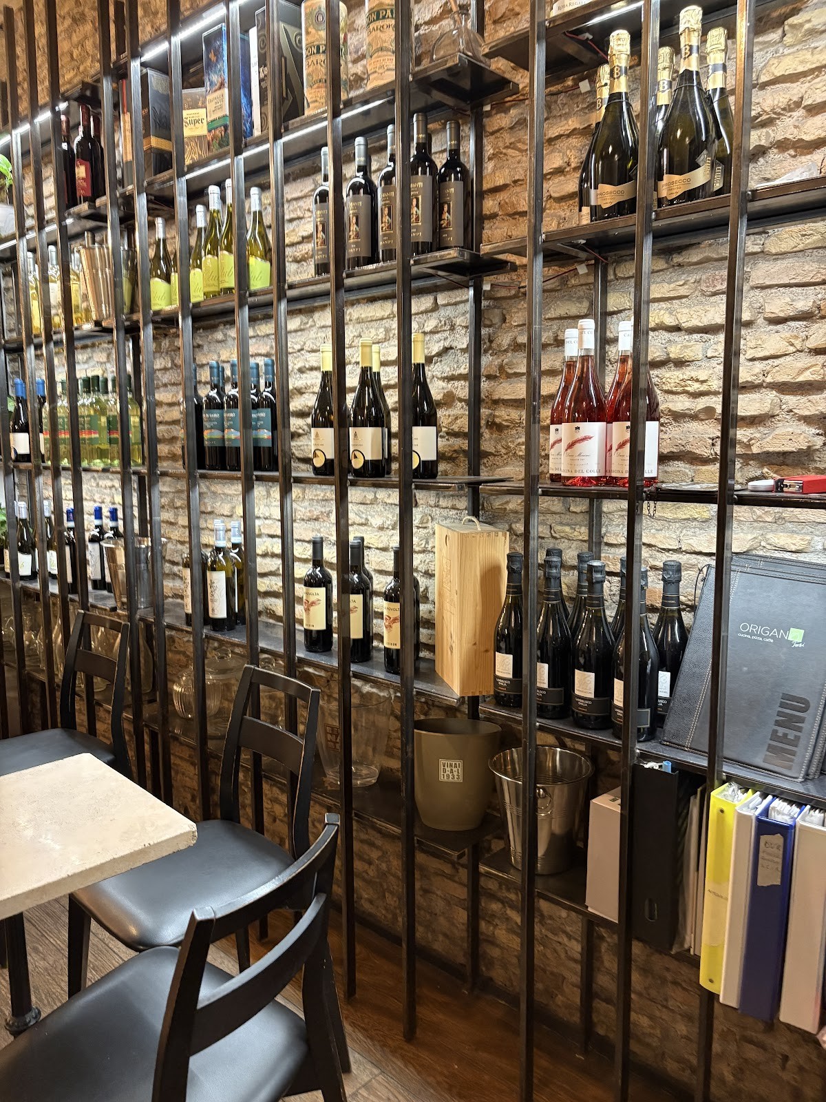 Origano Trevi: the place