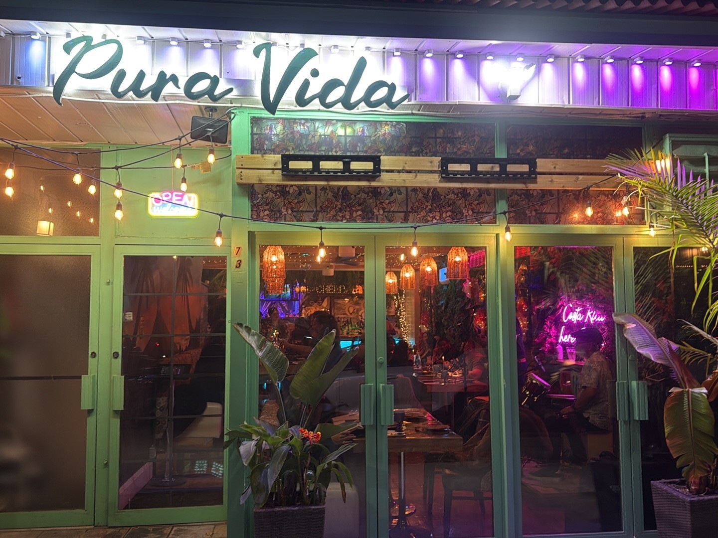 Pura Vida Restaurant & Cocktail Bar: the place