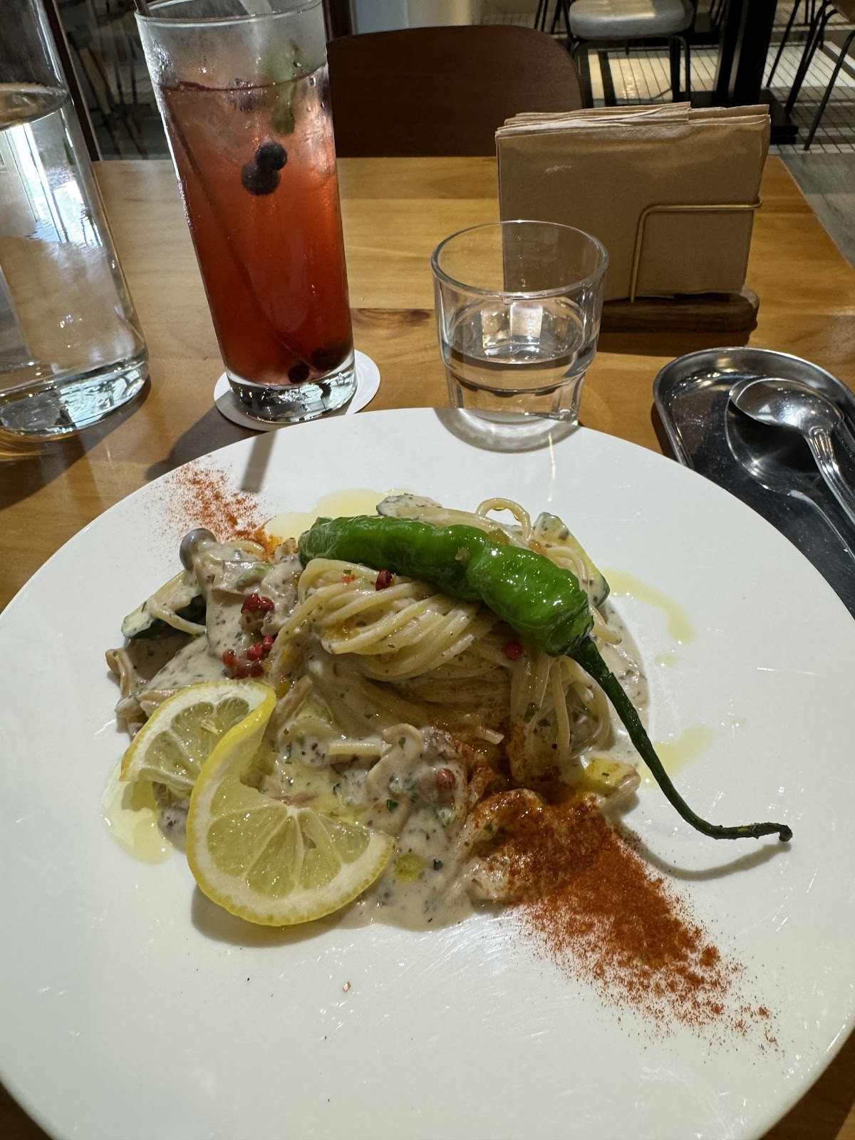 UncleQ by Veganday 純植物料理 週六日中午延長營業到15:00（L.O. 14:00): food & drinks