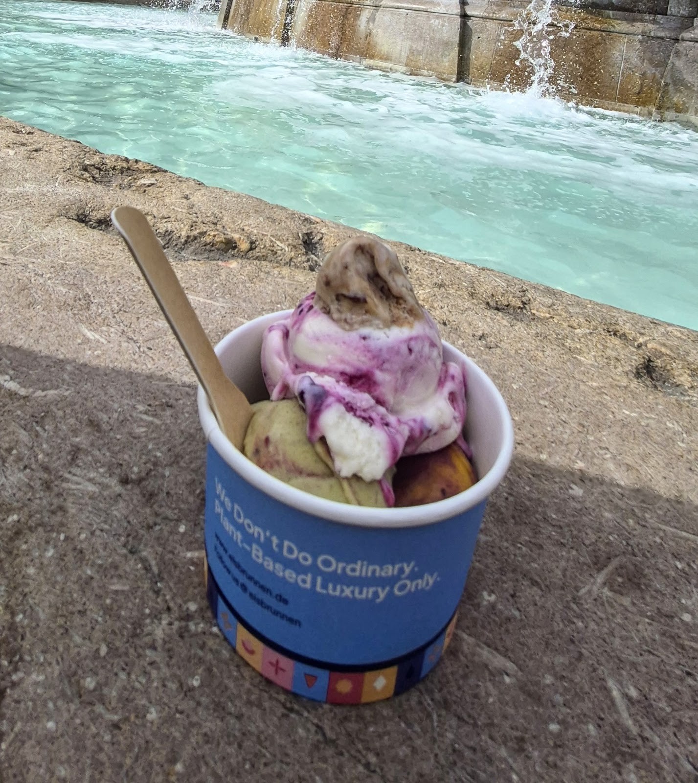 Eisbrunnen - Vegan Ice Cream: food & drinks