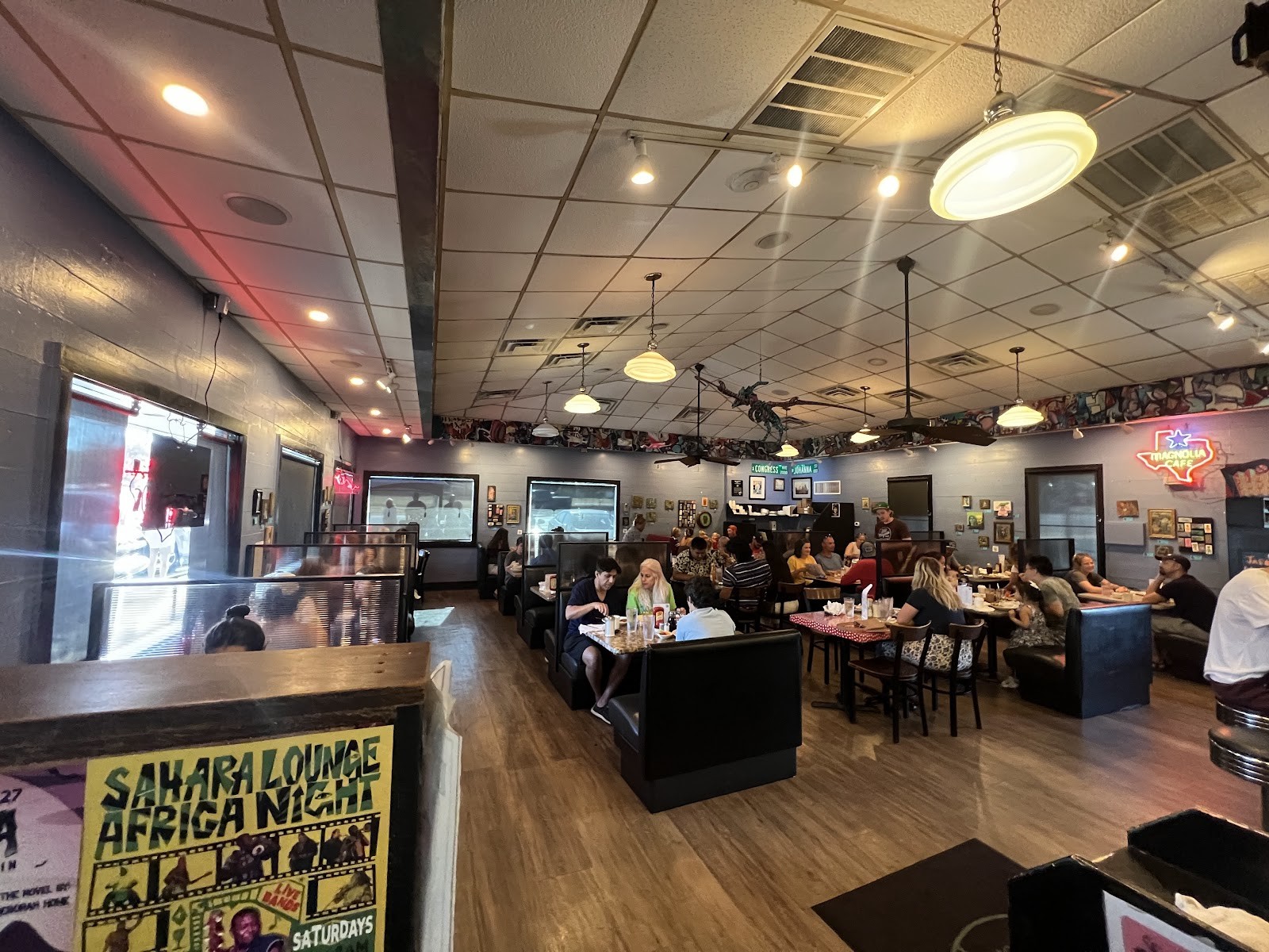 Magnolia Cafe: the place