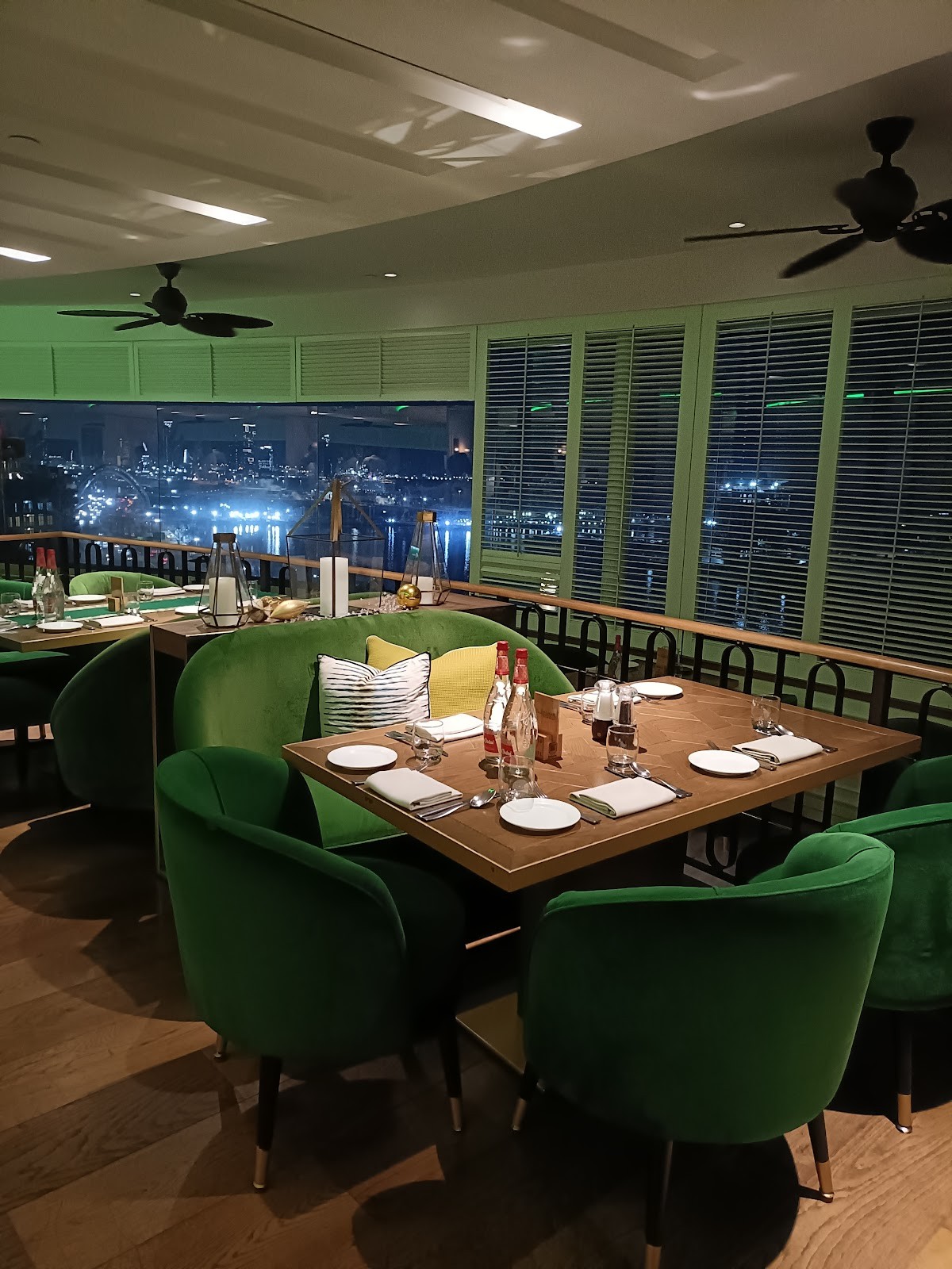 Al Dawaar Revolving Restaurant: the place