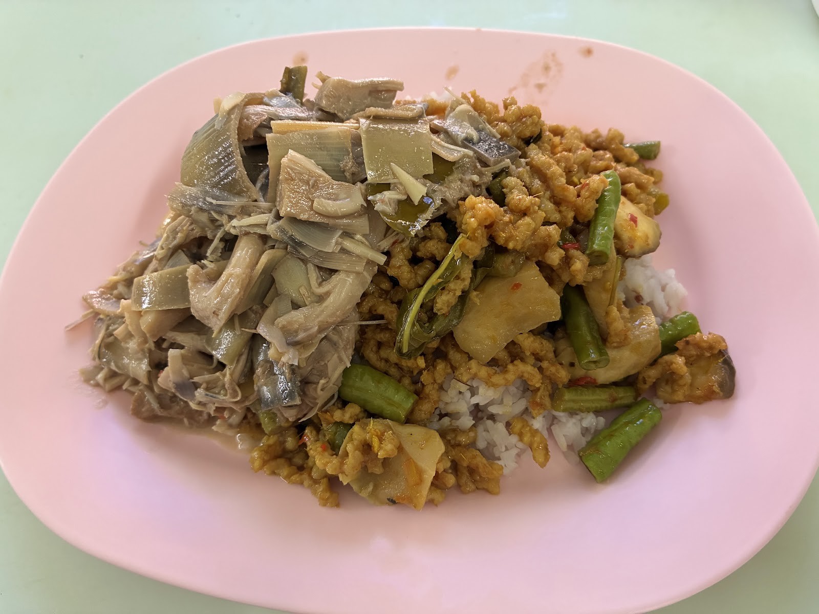 Tien Sin: food & drinks