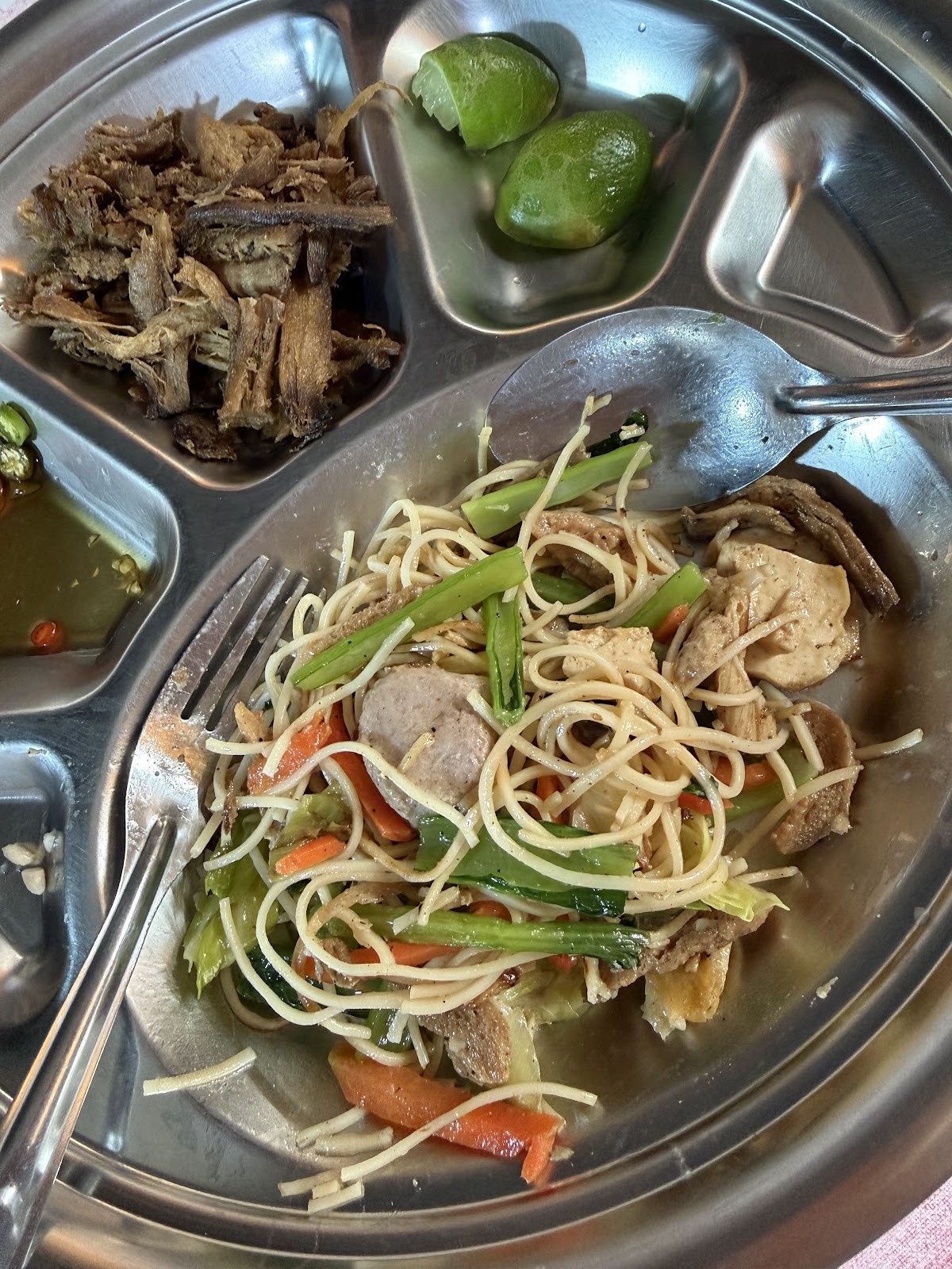 สุขใจ มังสวิรัติ สาขา 2 (Vegetarian): food & drinks