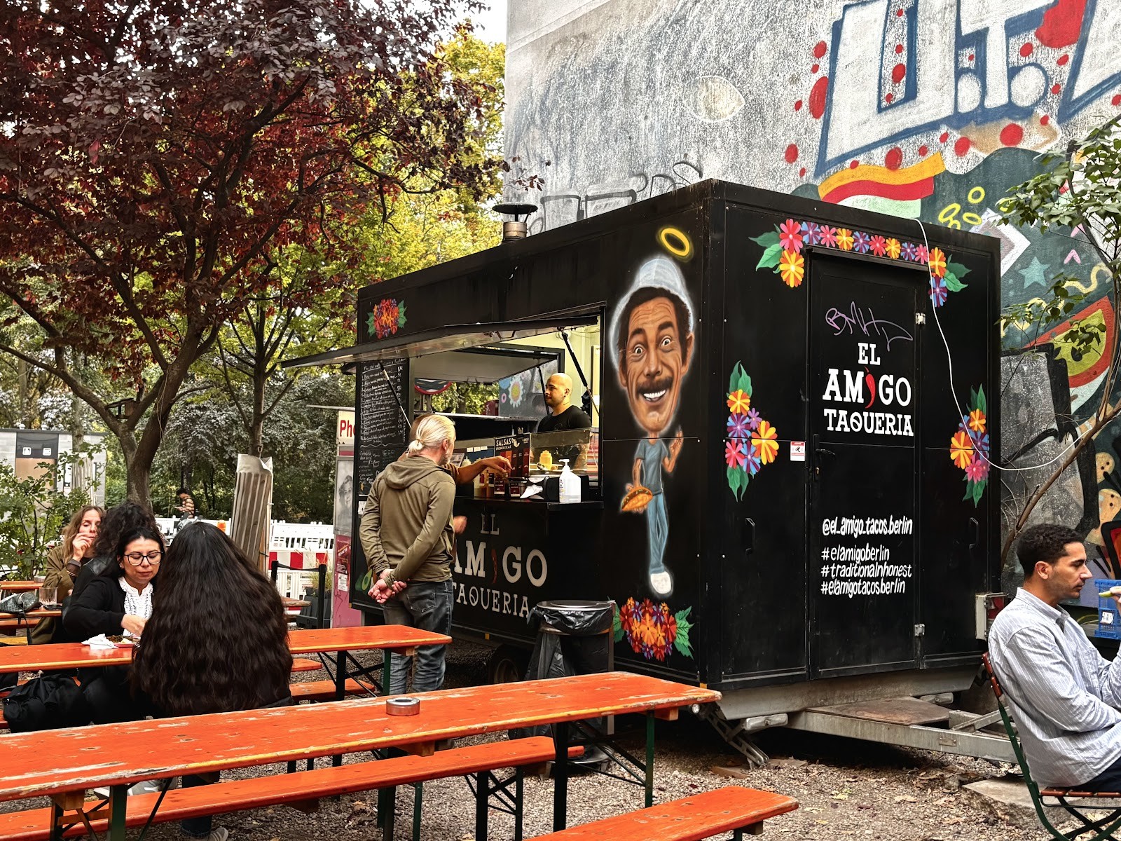 El Amigo Taqueria: the place