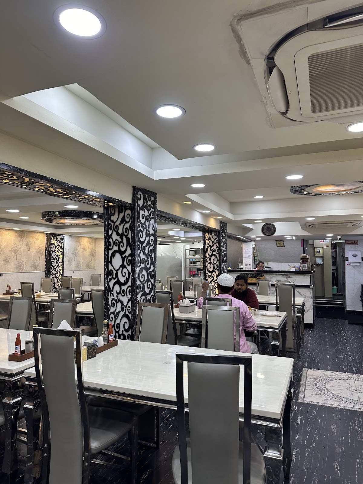 Petra Restaurant: the place