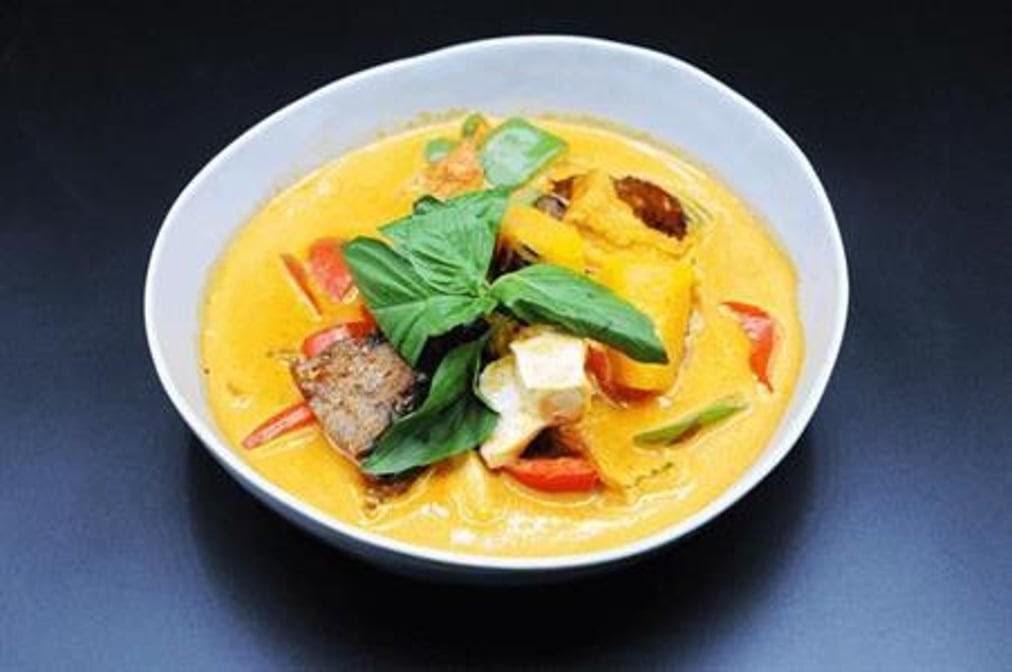 Araya's Place: food & drinks