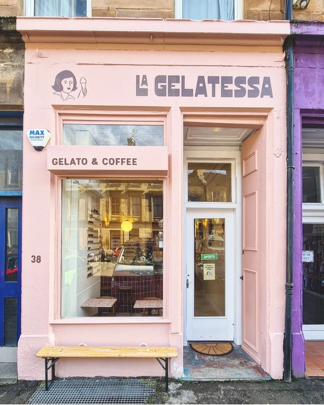 La Gelatessa - Gelato & Coffee: the place