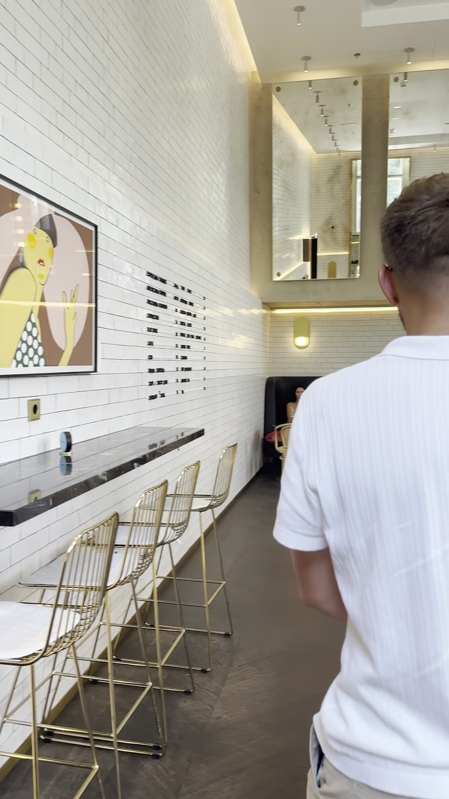 Elias Coffee Shop: the place