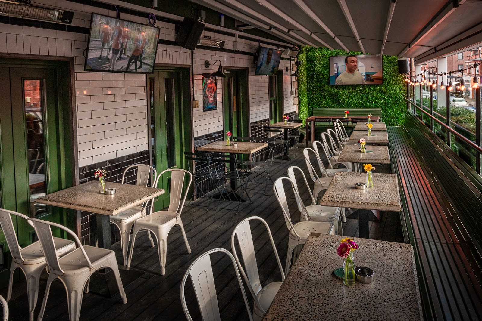 TapHouse Bar & Kitchen: the place