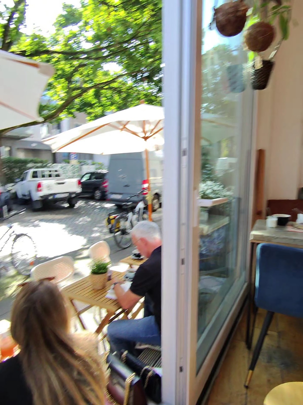 easylivin' Coffee, Brunch & Lunch: the place