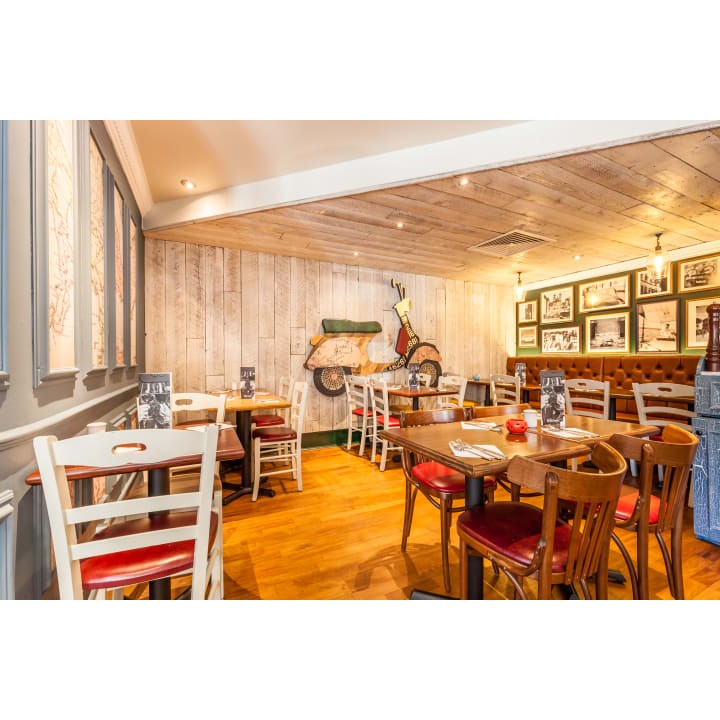 Bella Italia - Edinburgh Northbridge: the place