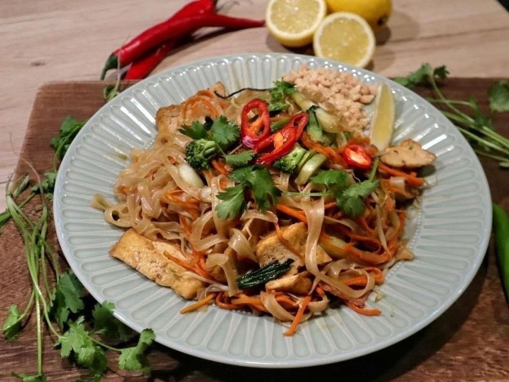 Linh - Not Just A Restaurant: food & drinks