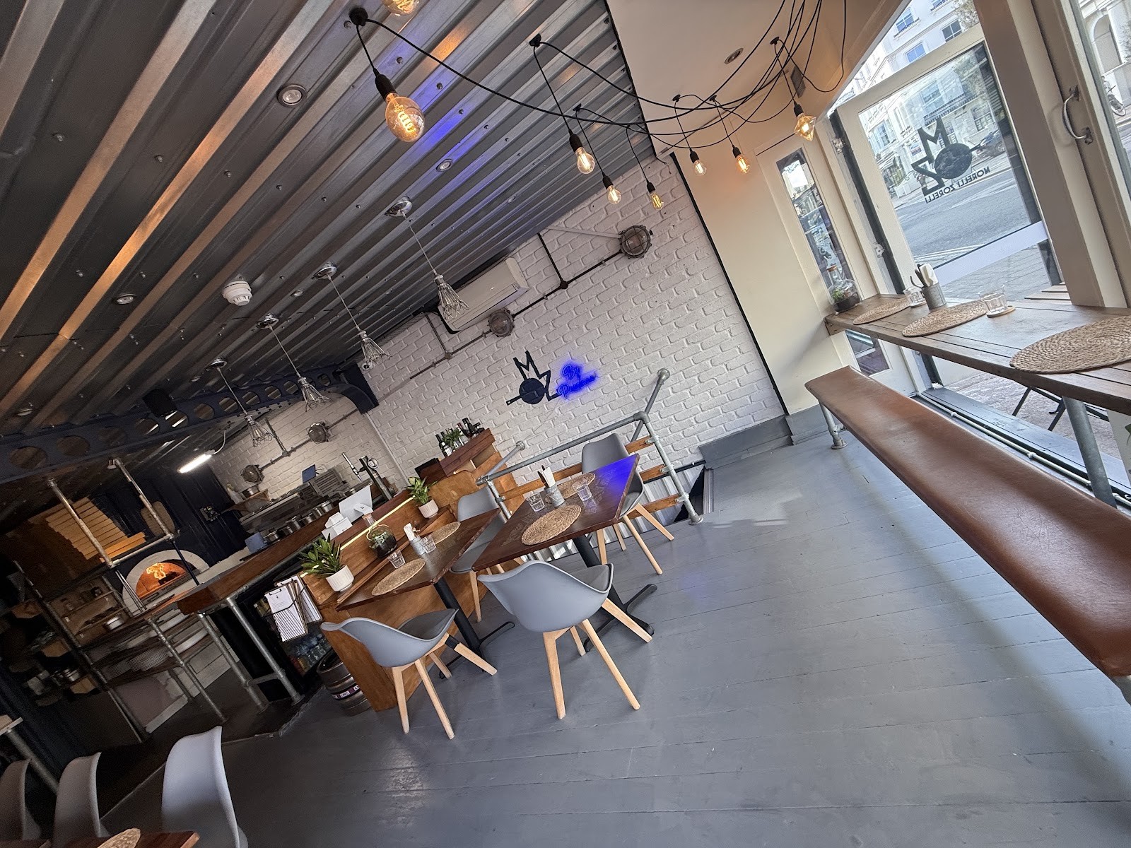 Morelli Zorelli: the place