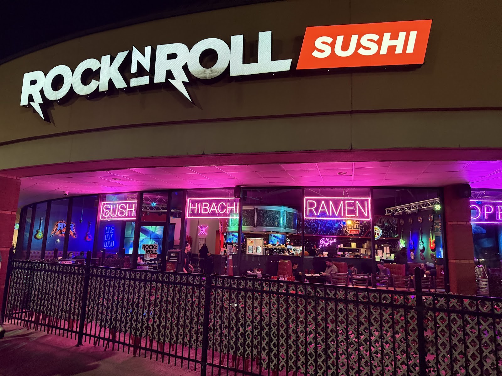 Rock N Roll Sushi: the place