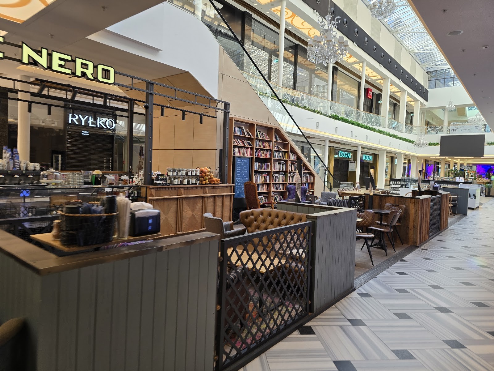 Green Caffè Nero: the place