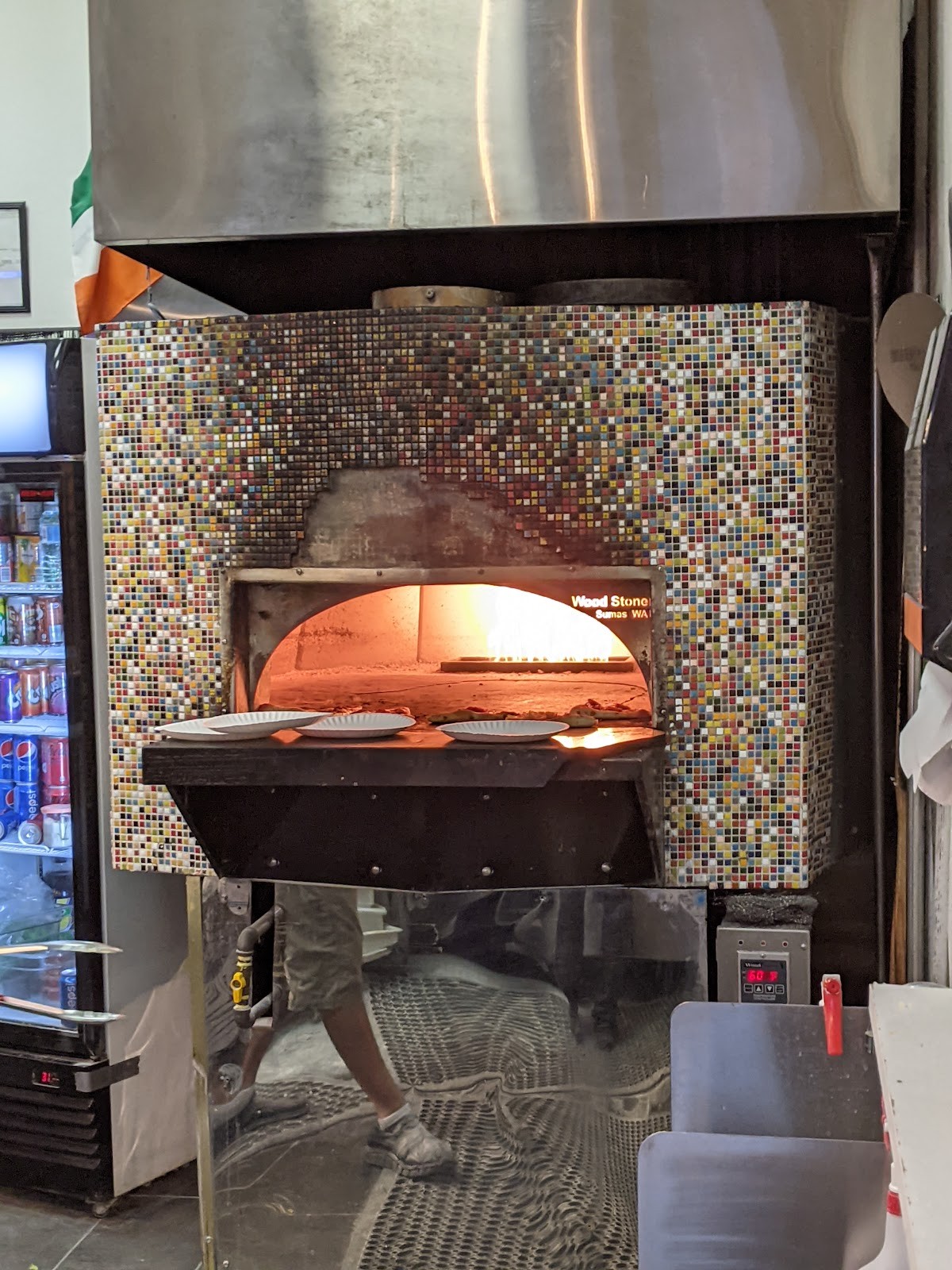 La Pache Pizza Commercial Drive: the place