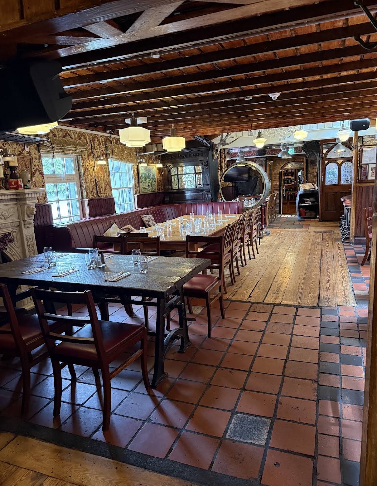 Hole in the Wall, Europe’s Longest Pub: the place