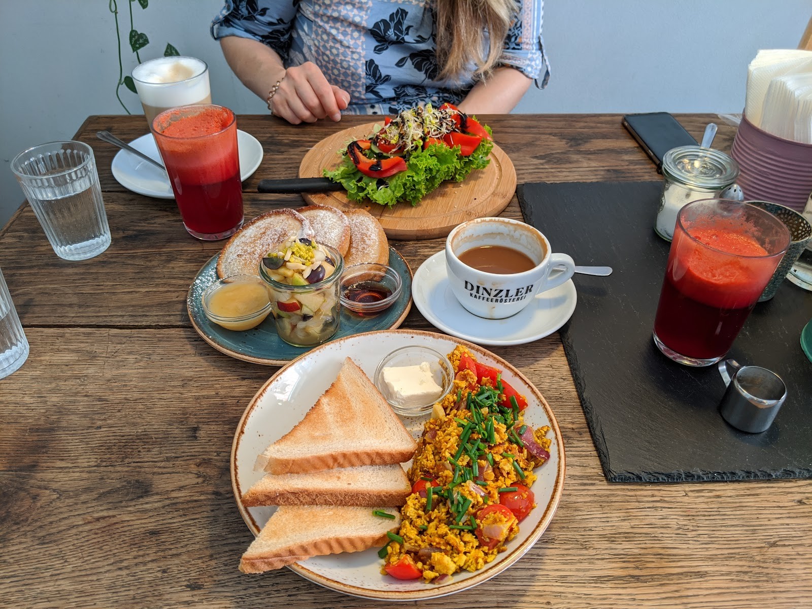 Deli Kitchen: food & drinks