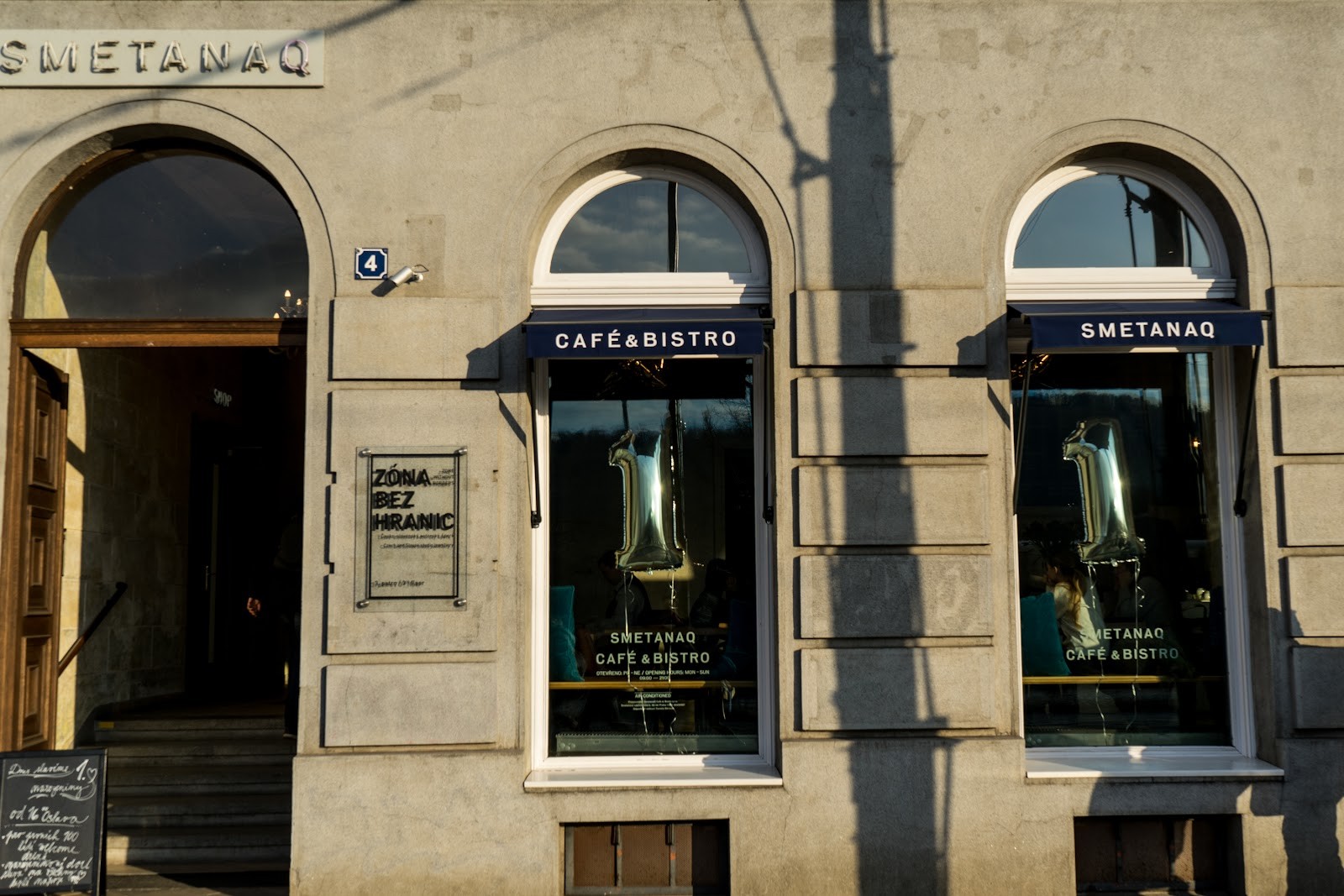 SmetanaQ Café & Bistro: the place