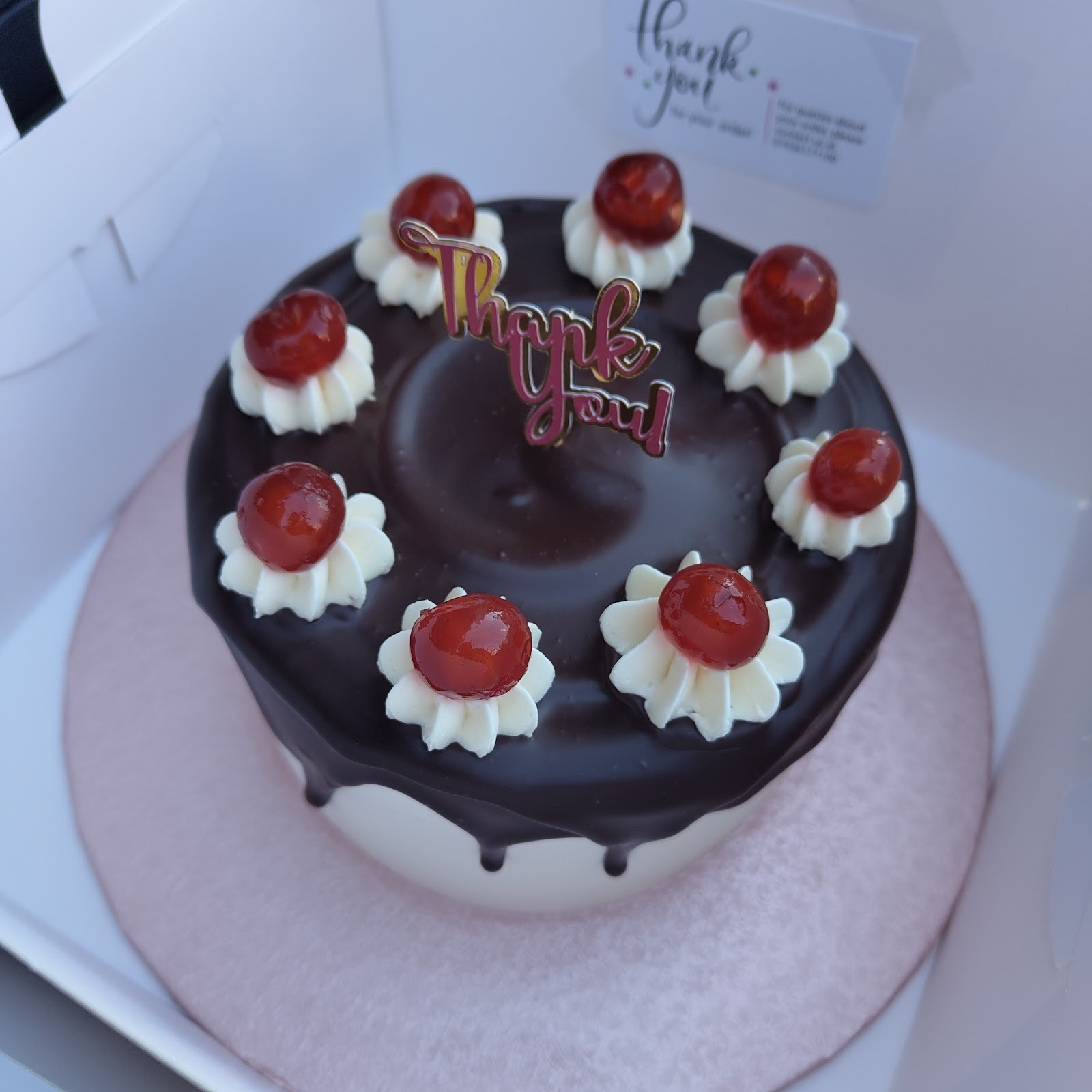 Kindulge - Vegan cakes and bakery: food & drinks