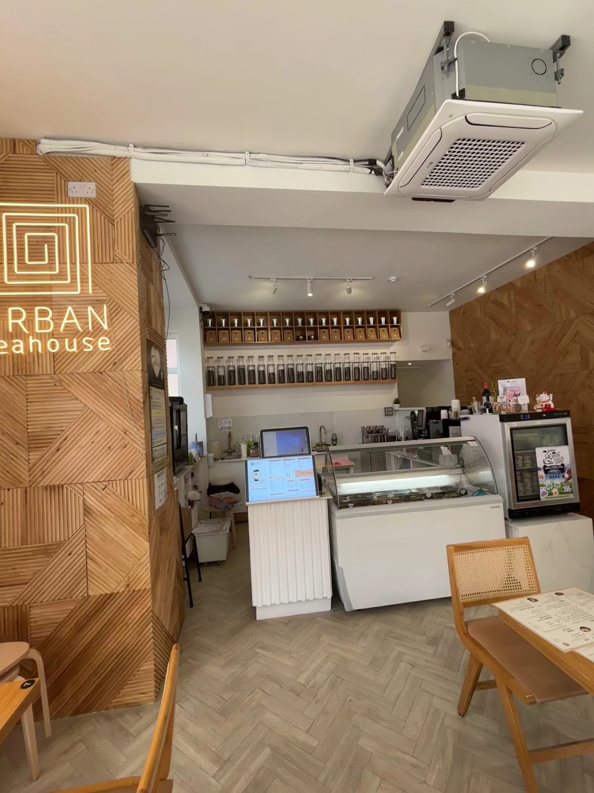 Urban Tea House: the place