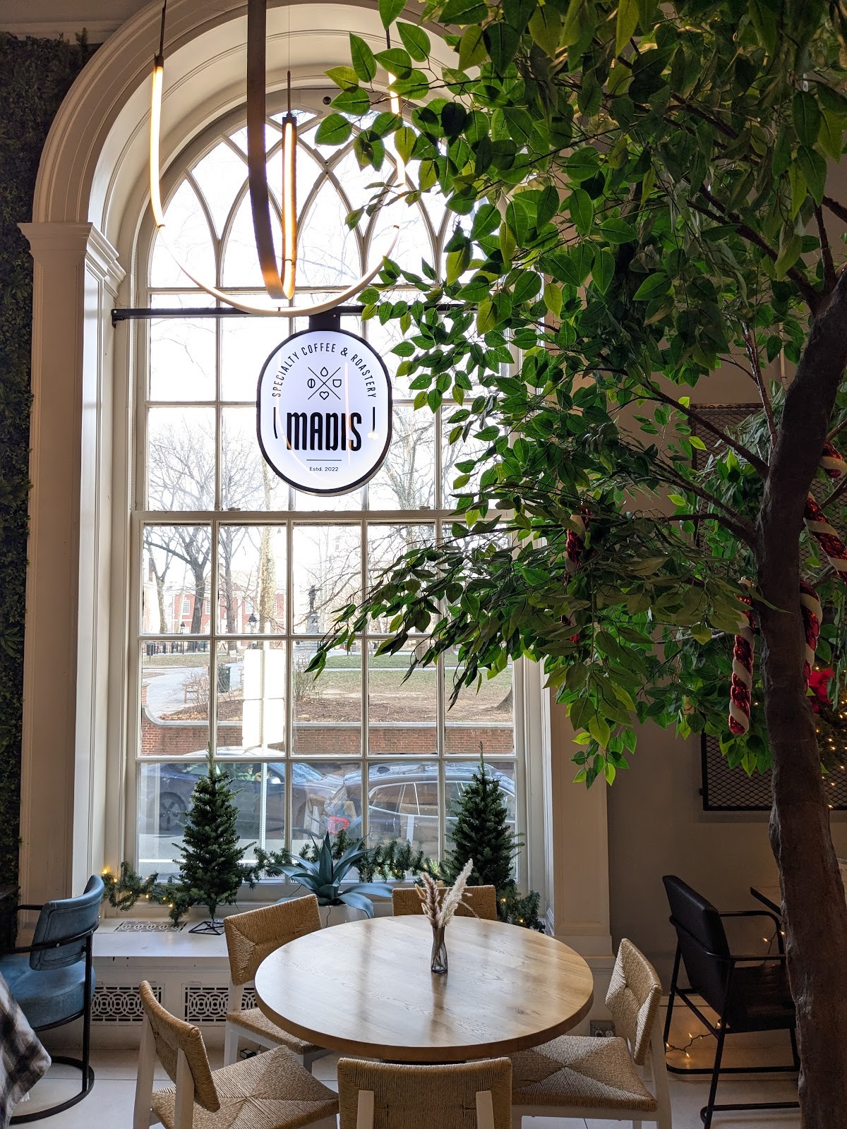 Madis Coffee Roasters: the place