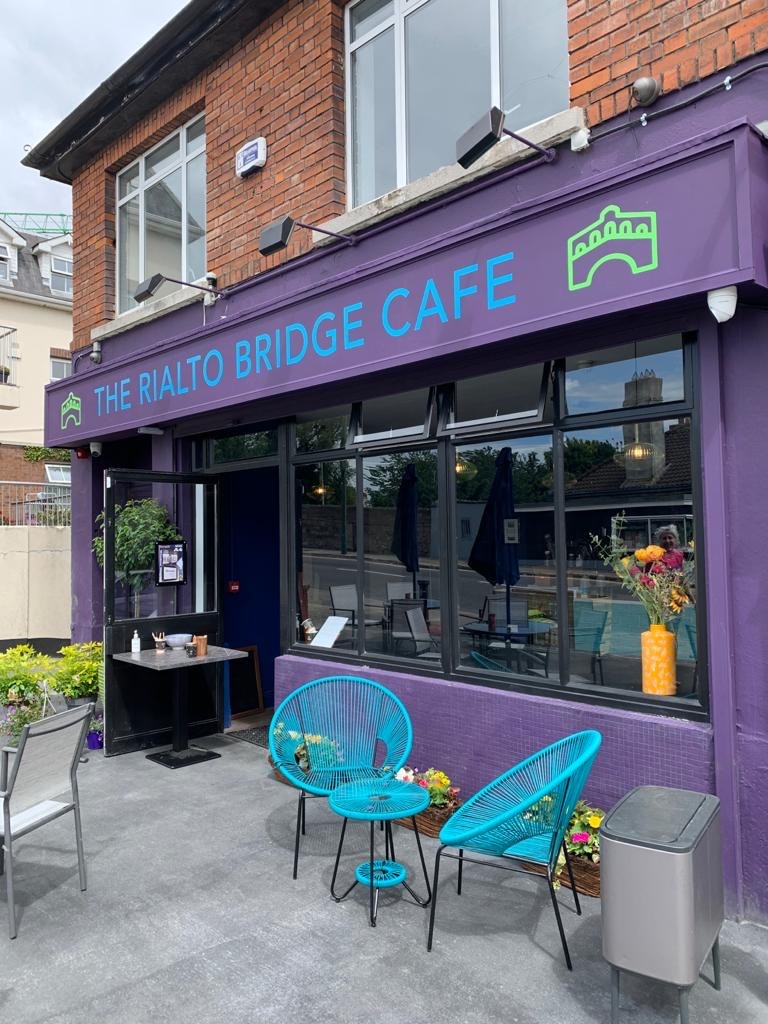 The Rialto Bridge Cafe: the place