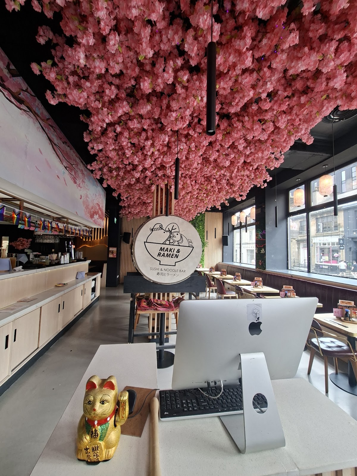 Maki & Ramen: the place