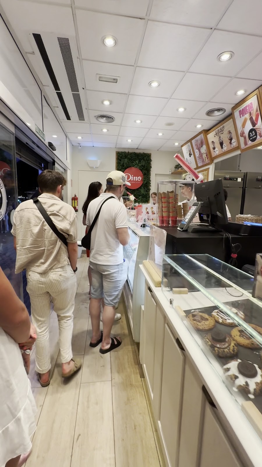 Gelati Dino: the place
