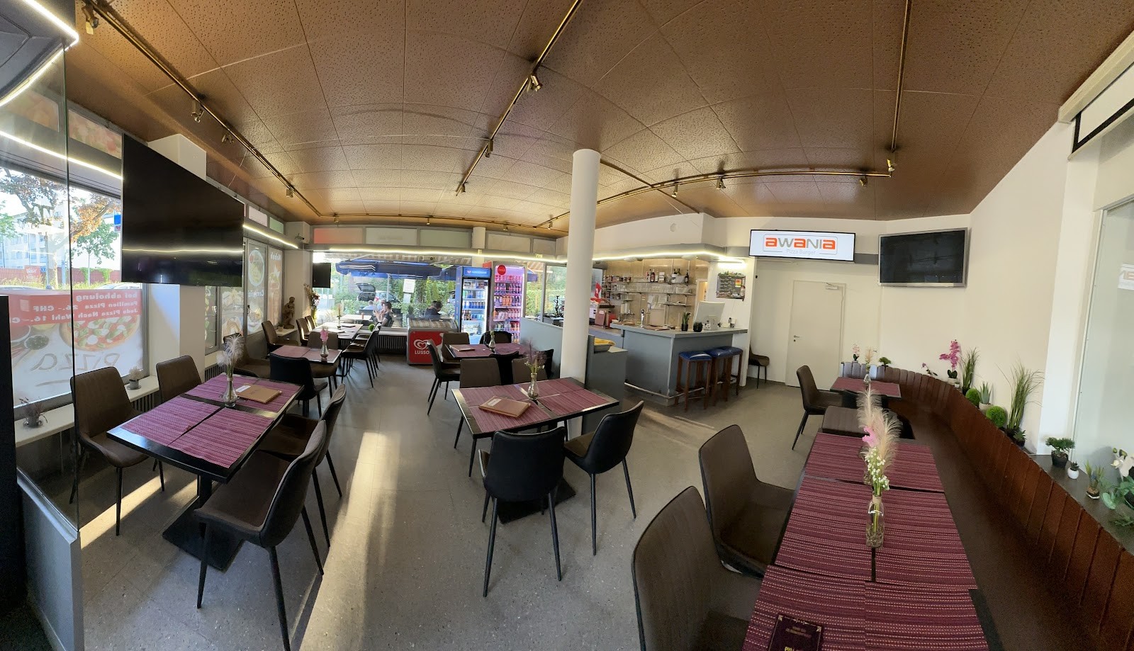 Restaurant Awania Pizza Burger: the place